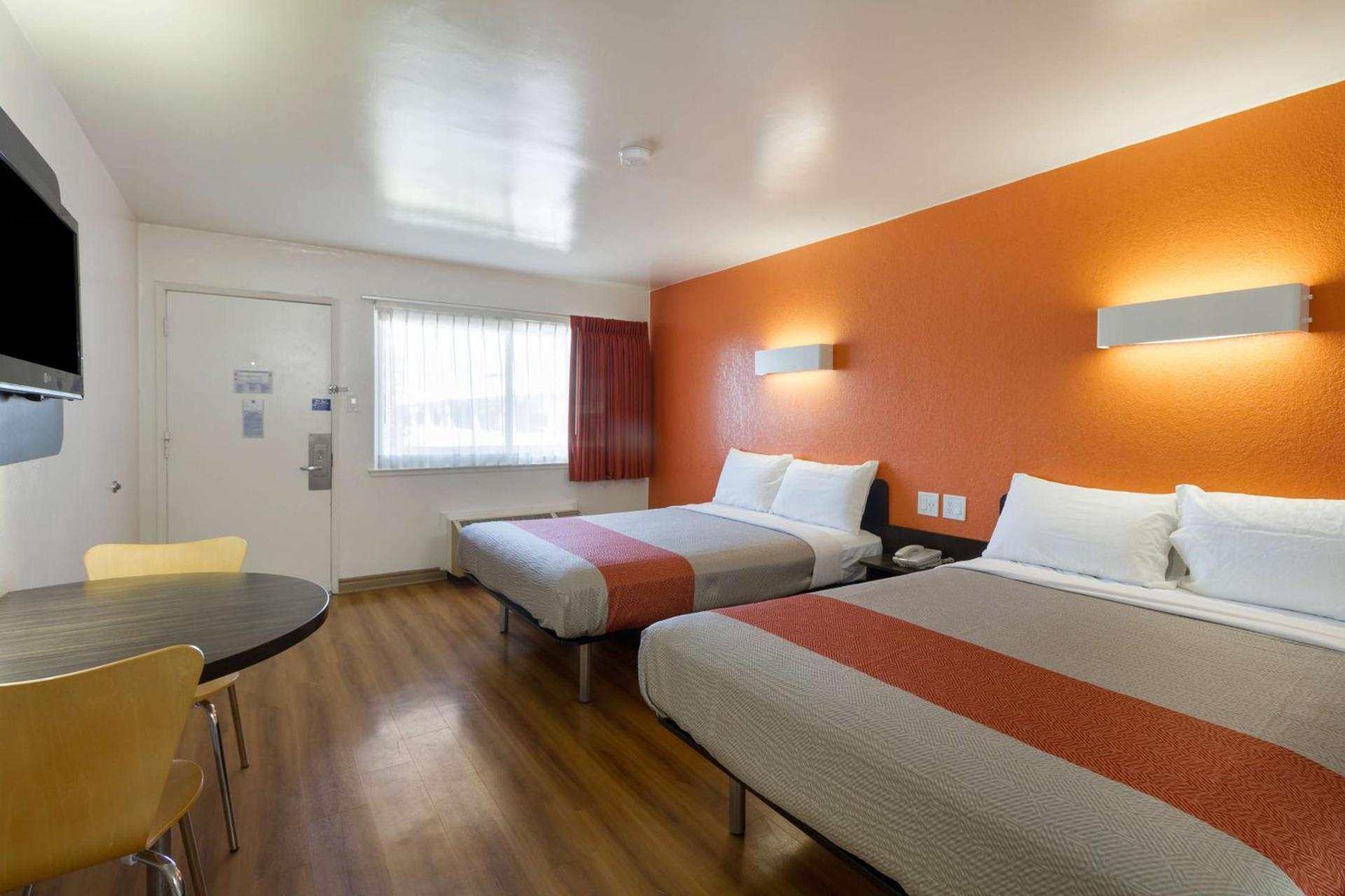 Motel 6-Claremont, CA photo 12