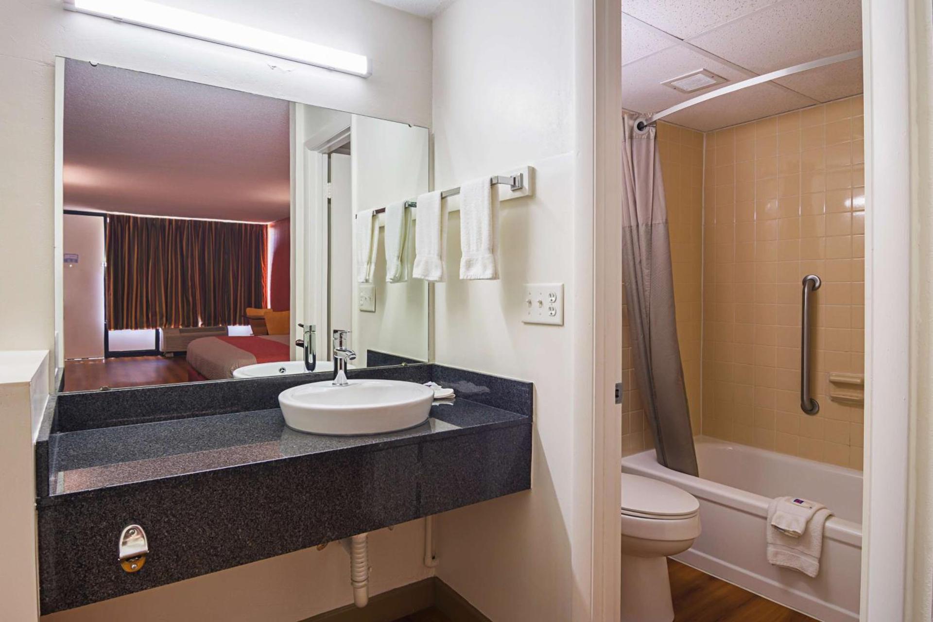 Motel 6-Cleveland, TN photo 5