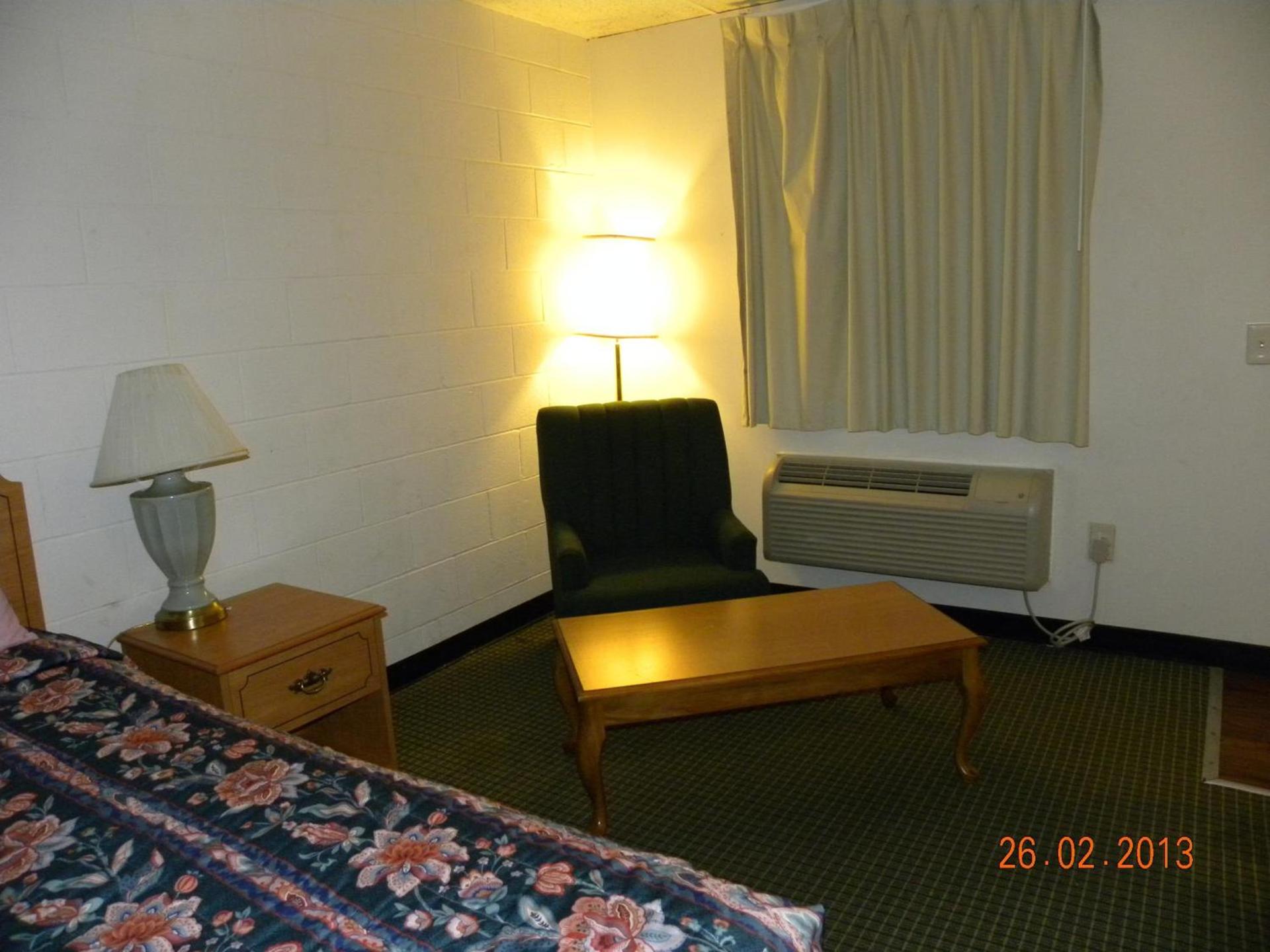 Guest Inn Rogers photo 65
