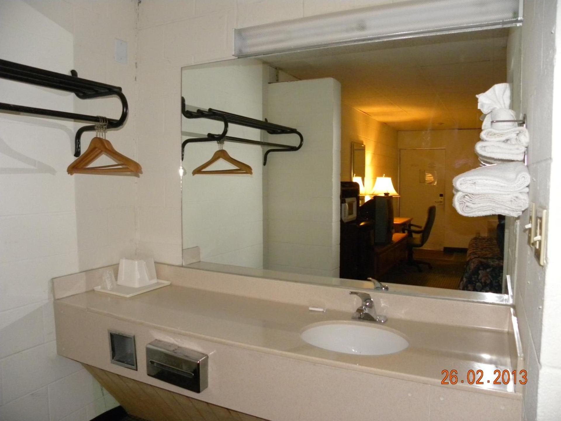 Guest Inn Rogers photo 68