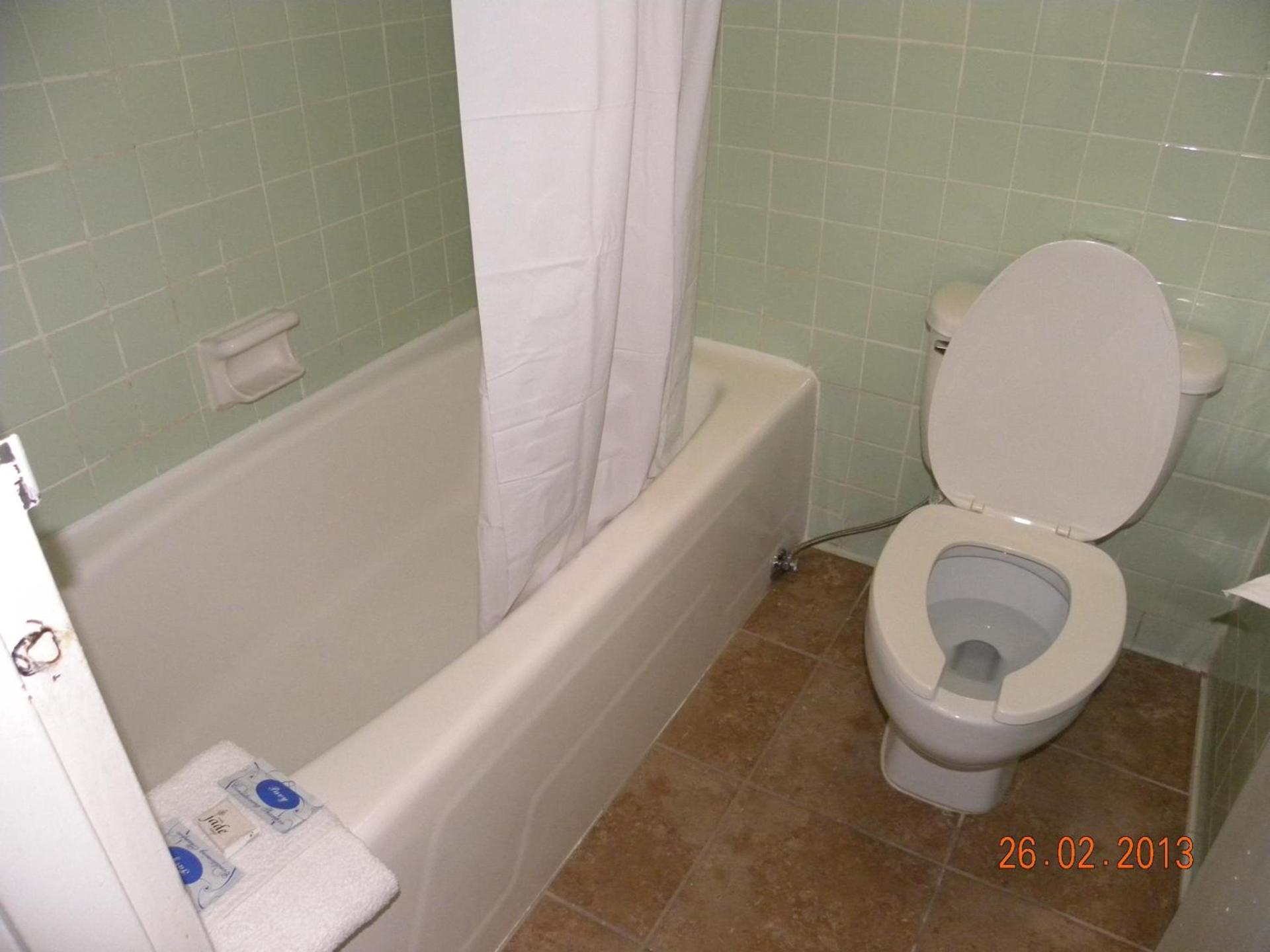 Guest Inn Rogers photo 70