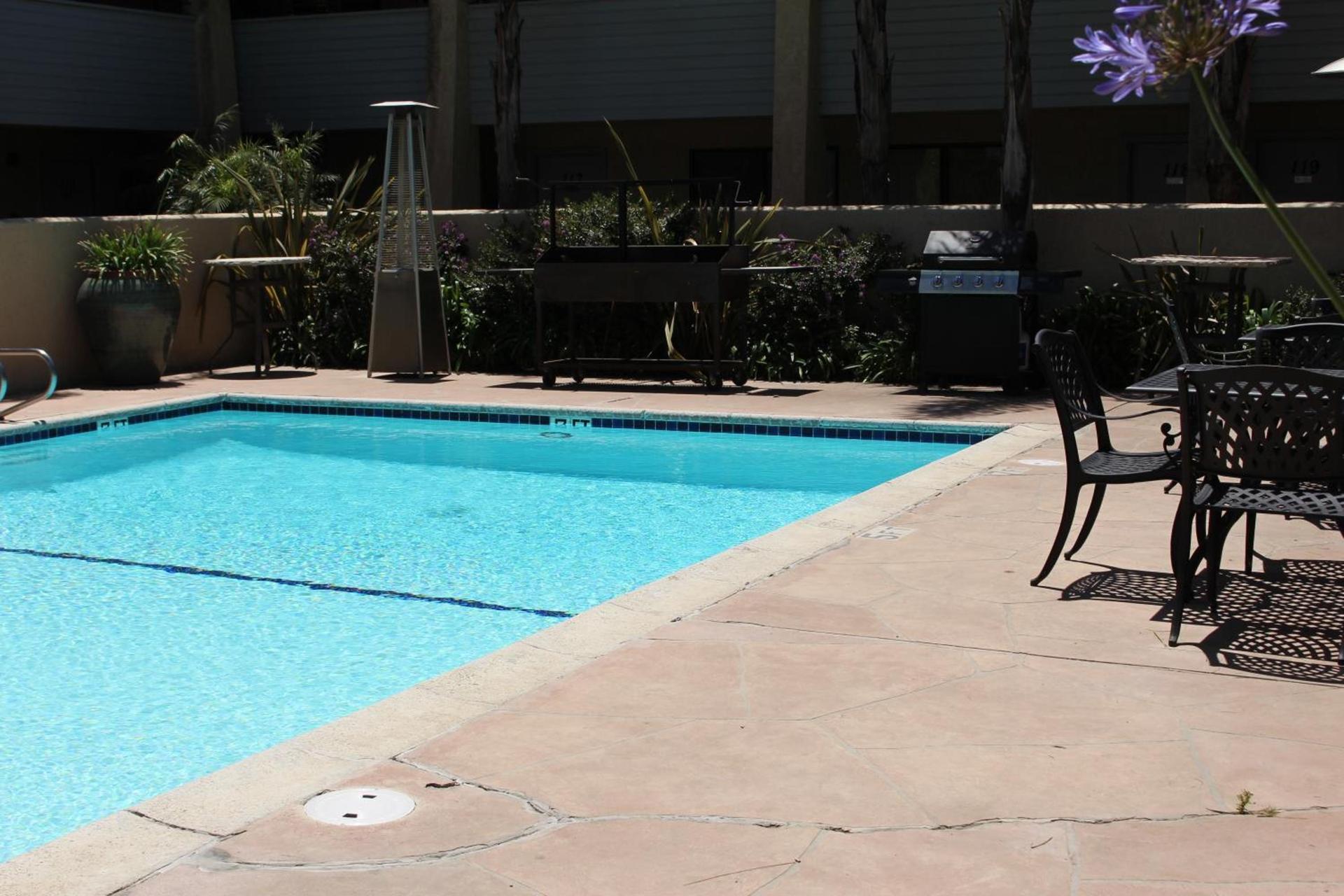 O'Cairns Inn and Suites photo 26