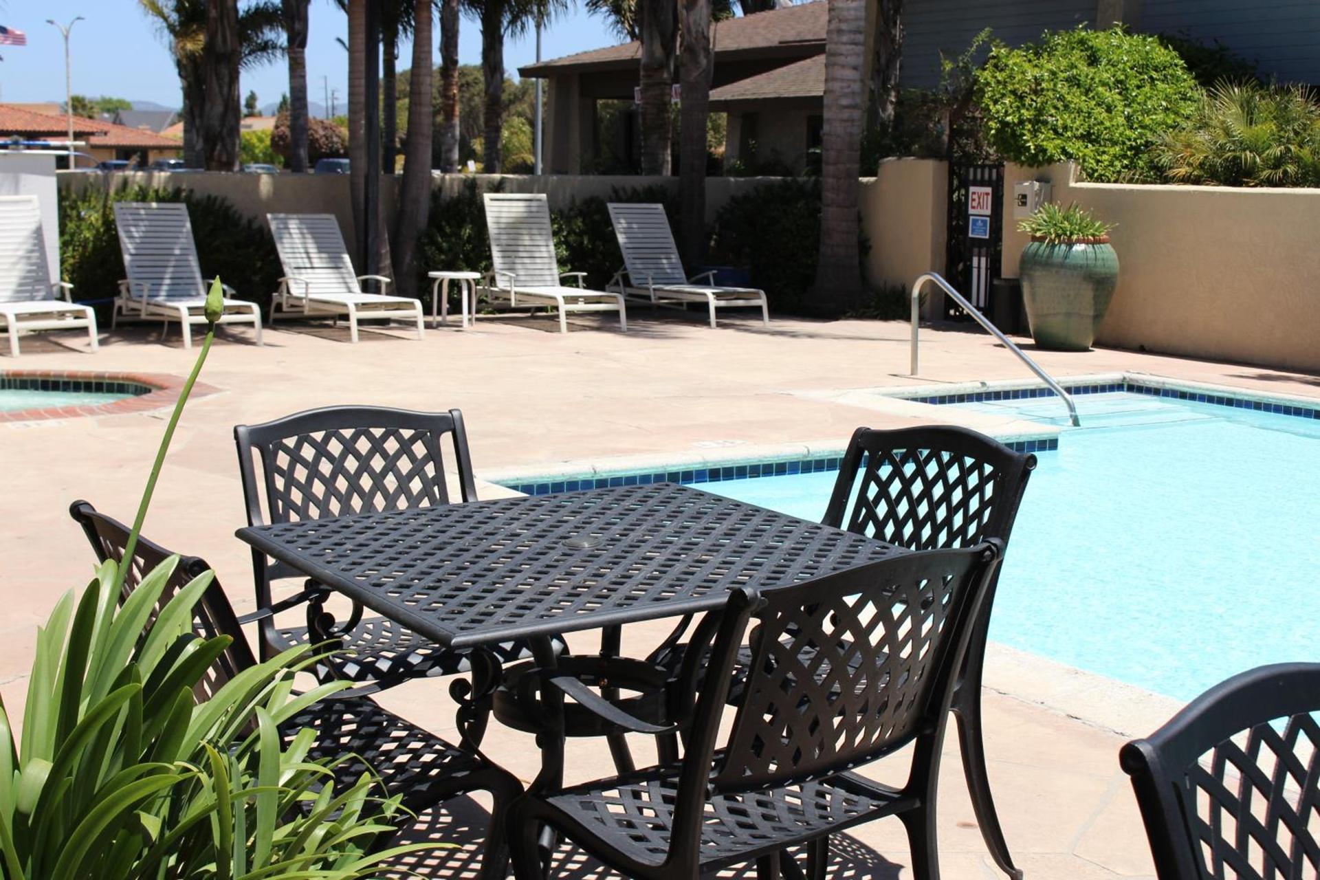 O'Cairns Inn and Suites photo 27