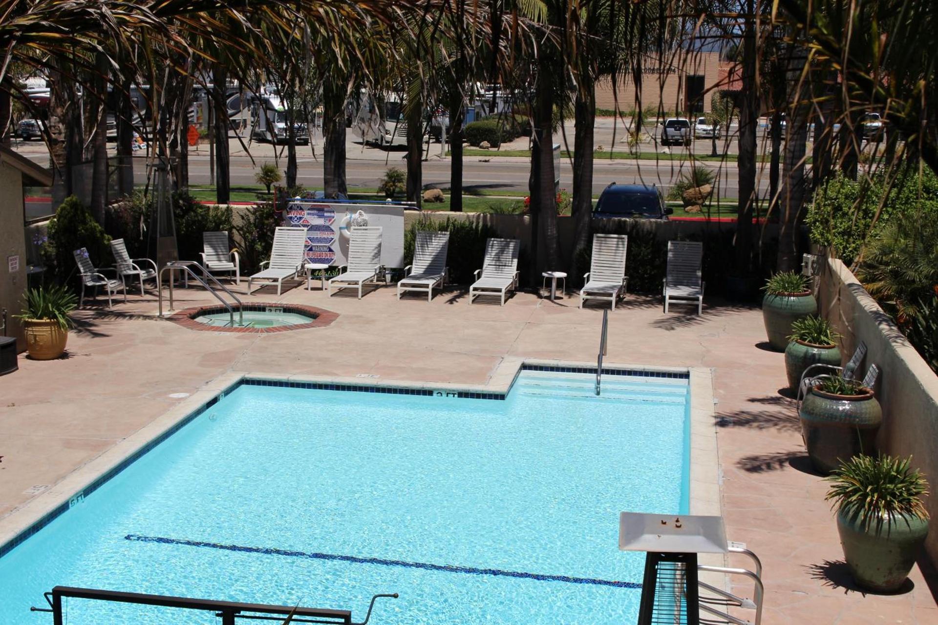 O'Cairns Inn and Suites photo 30