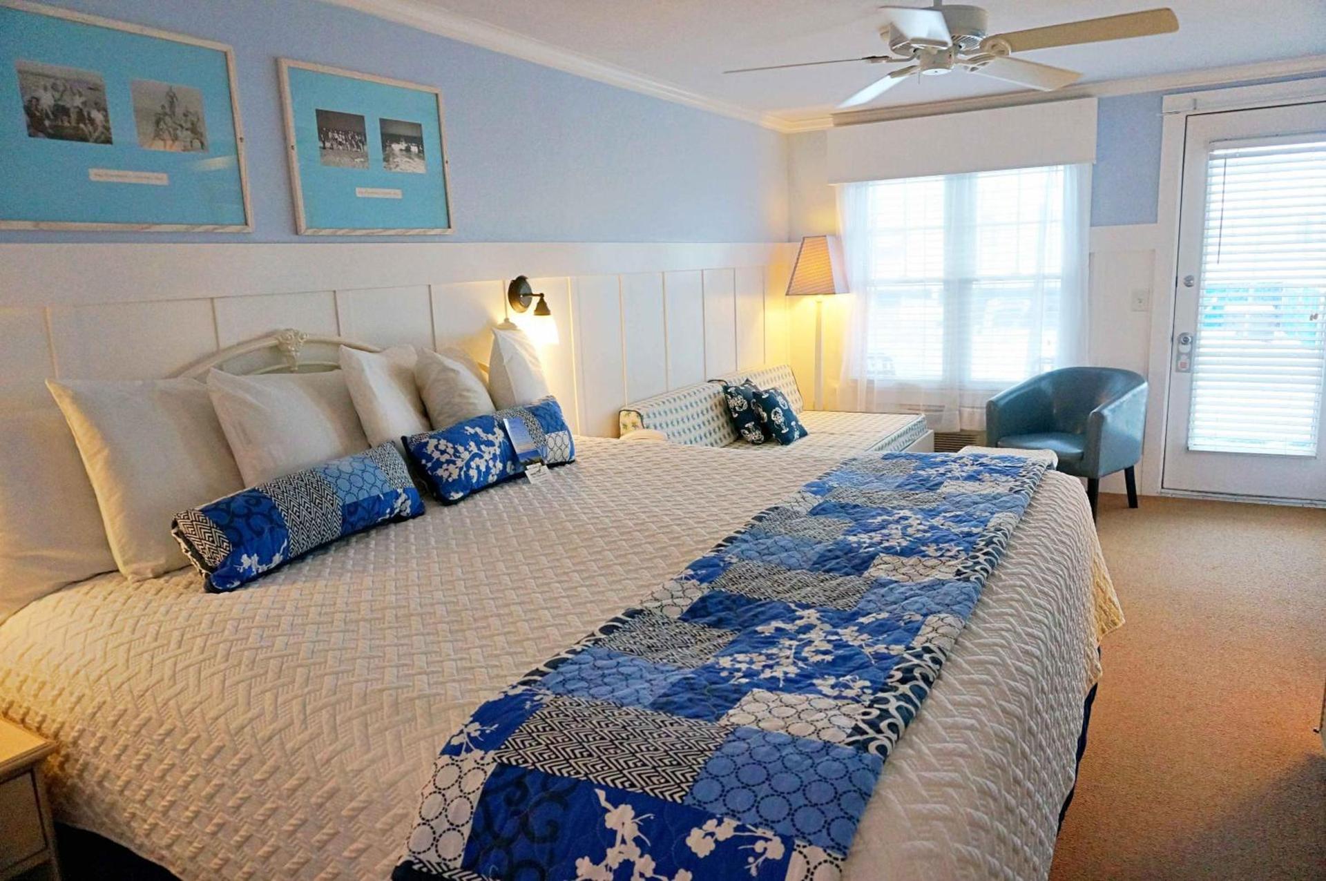 The Edgewater photo 14