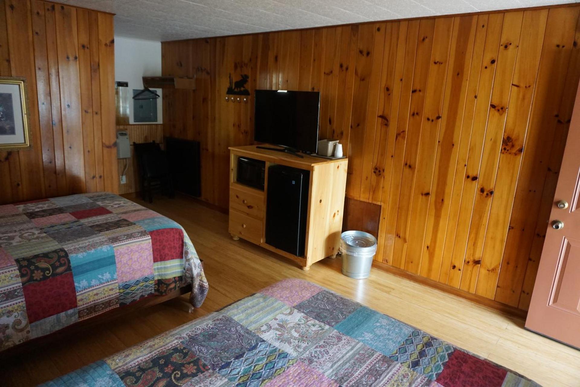 Marshall's Creek Rest Motel photo 49