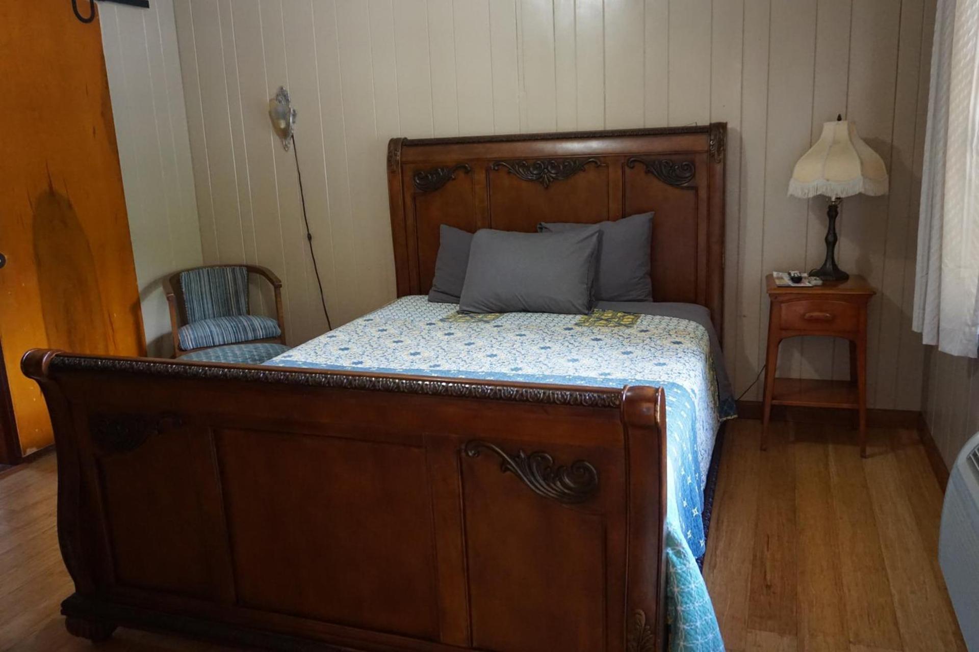 Marshall's Creek Rest Motel photo 80