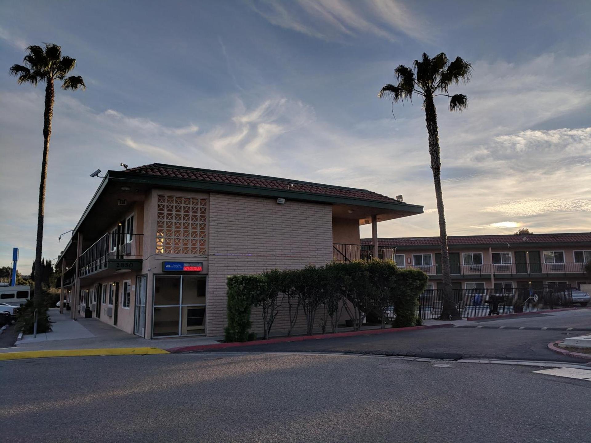 Americas Best Value Inn Thousand Oaks photo 5