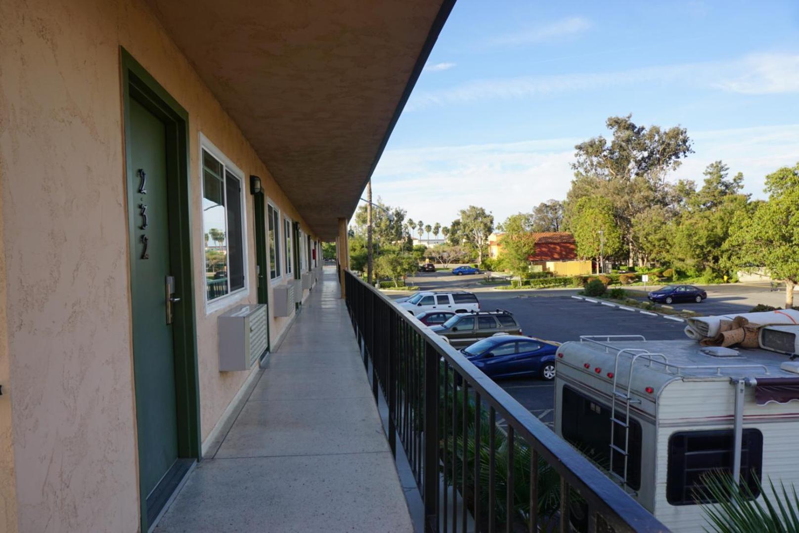 Americas Best Value Inn Thousand Oaks photo 7