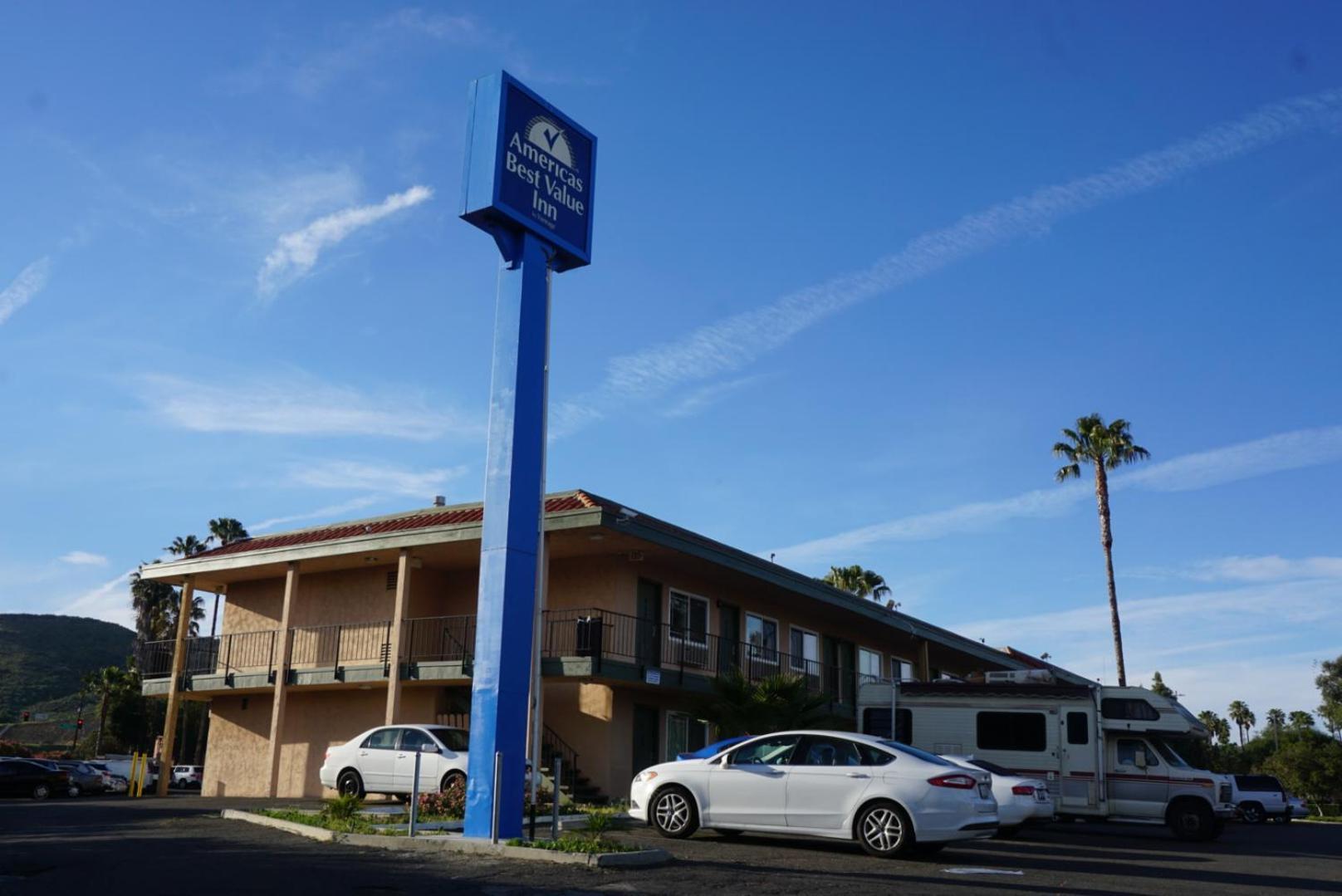 Americas Best Value Inn Thousand Oaks photo 11