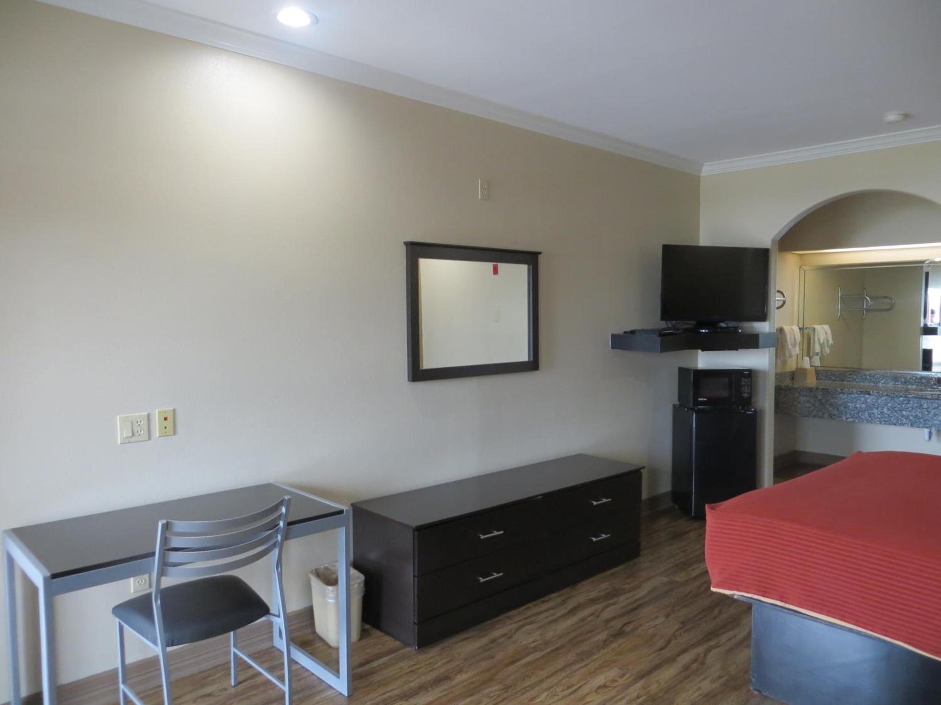 Palace Inn Westheimer photo 11