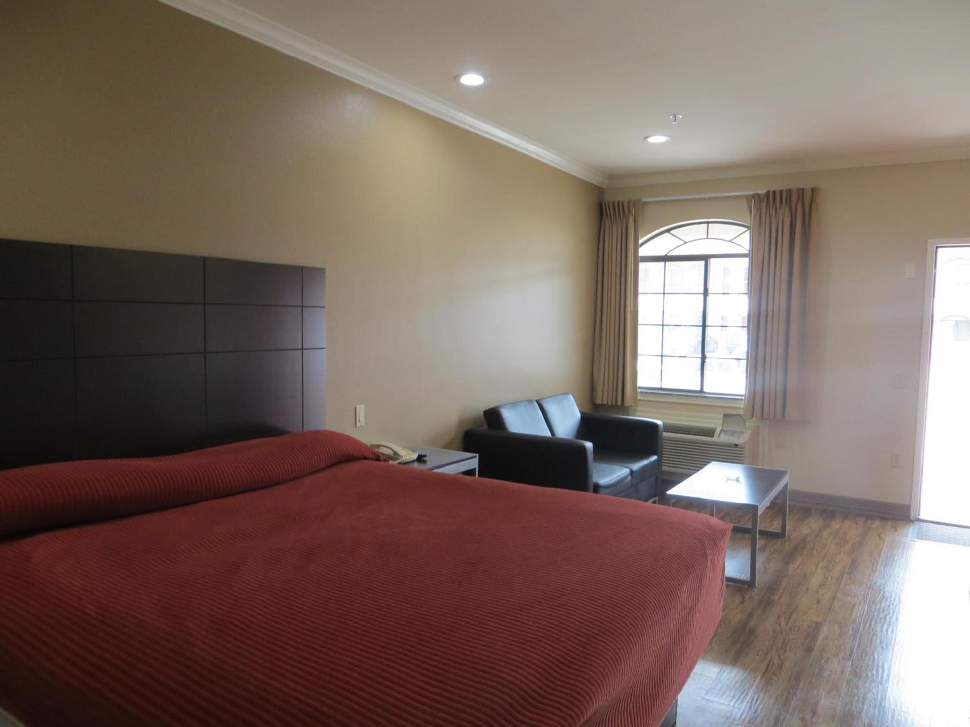 Palace Inn Westheimer photo 14