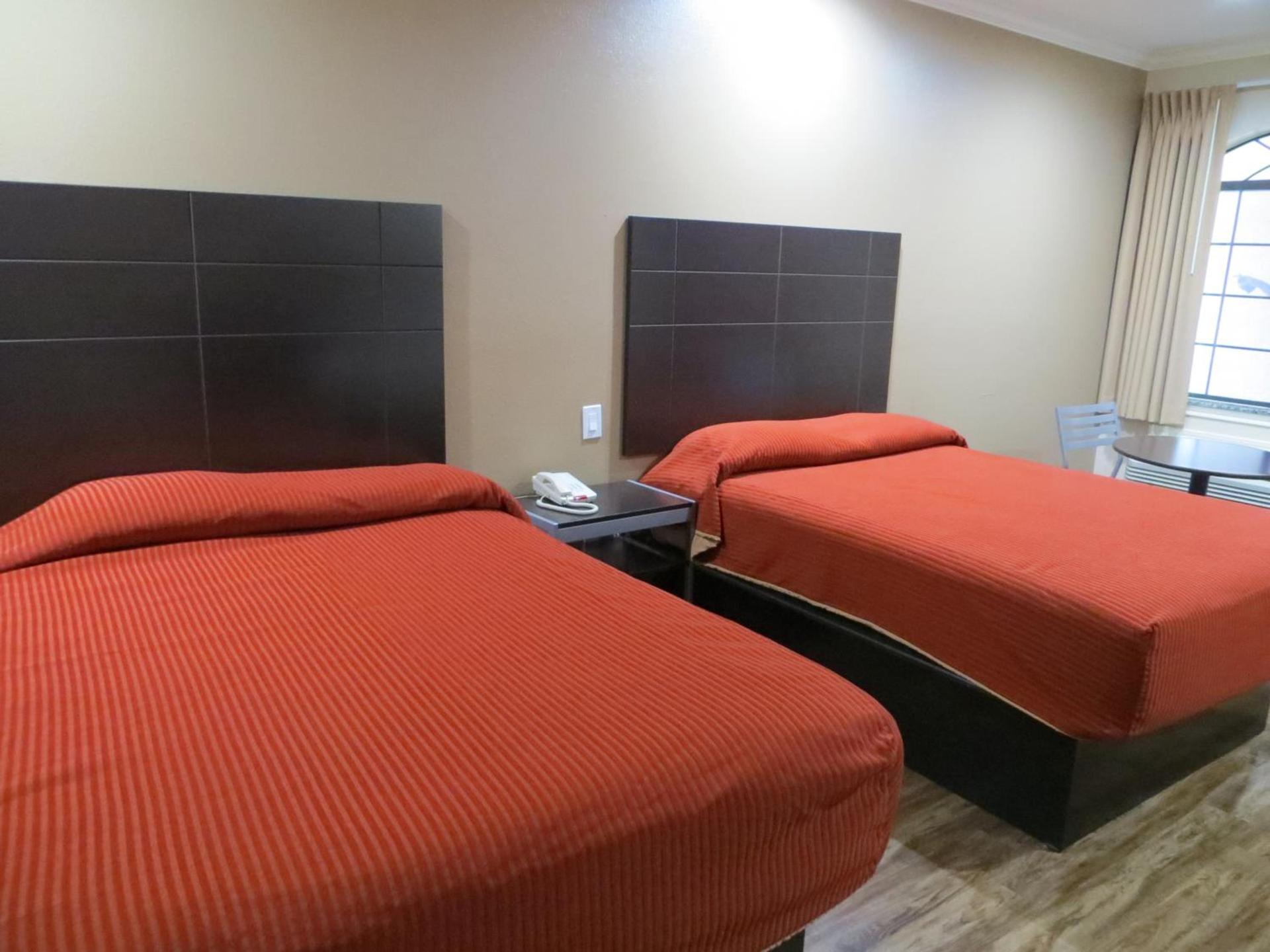 Palace Inn Westheimer photo 17
