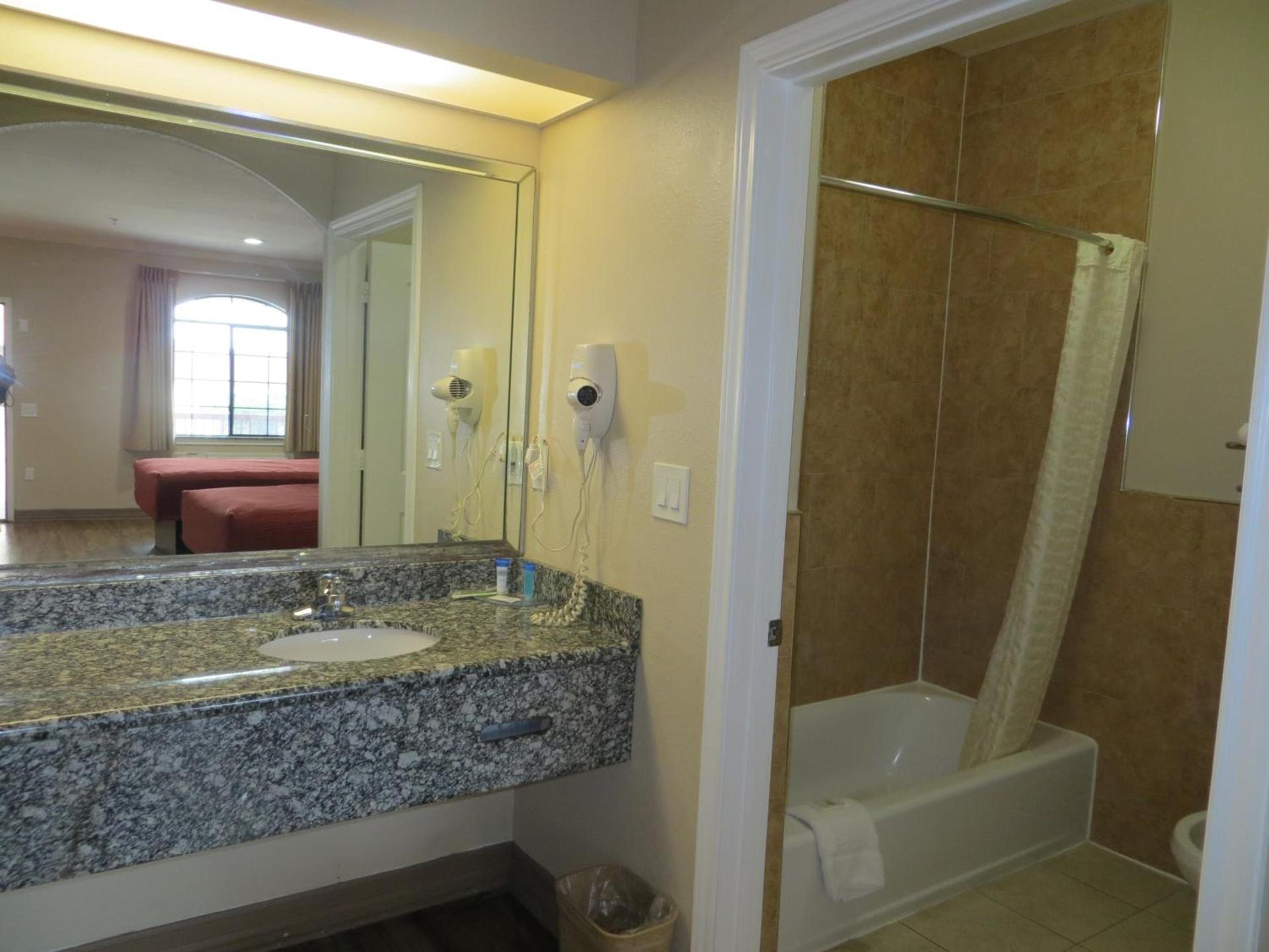 Palace Inn Westheimer photo 22