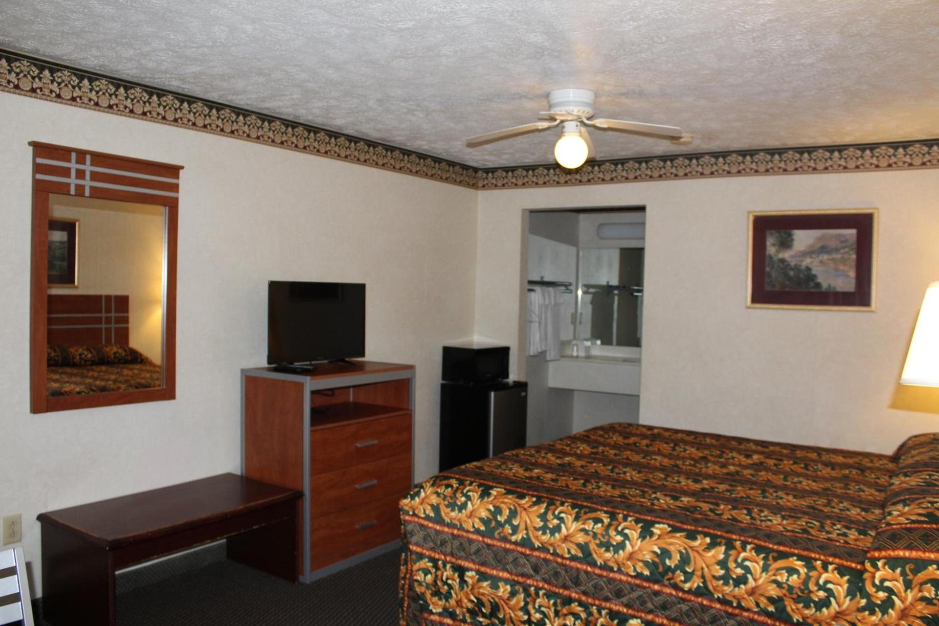 Apple Annie's Inn photo 5