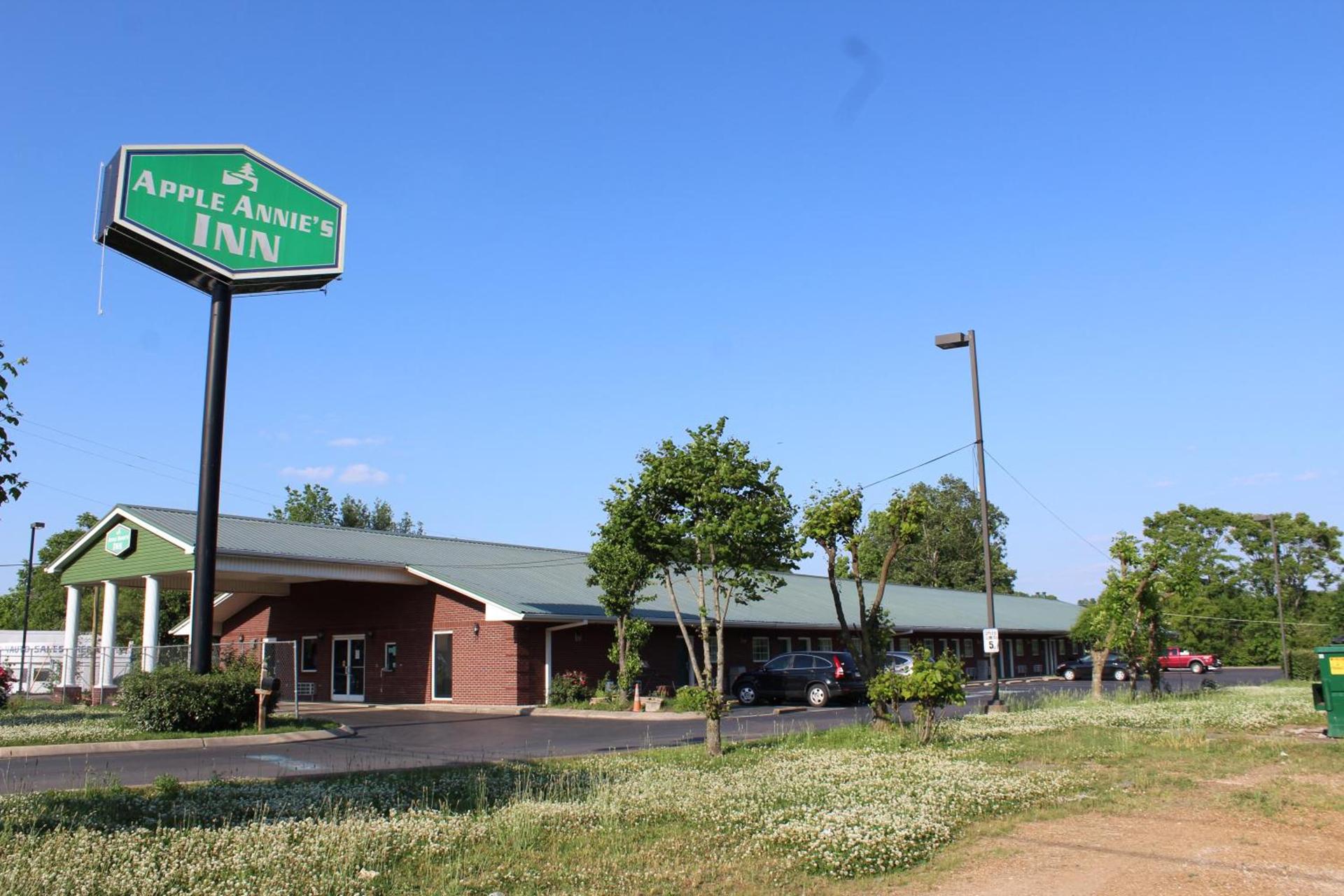 Apple Annie's Inn photo 6