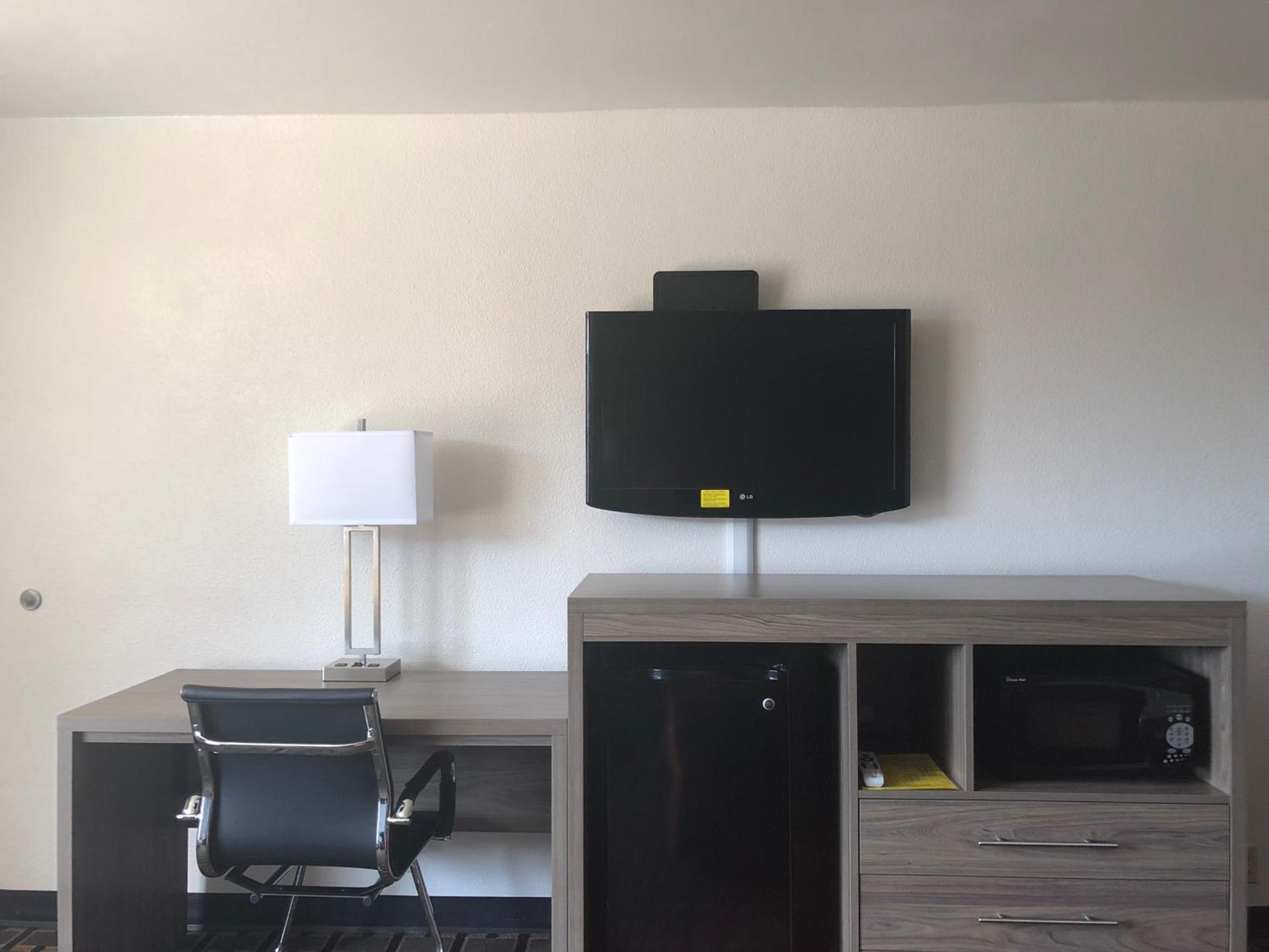 Mid Continent Inn photo 13