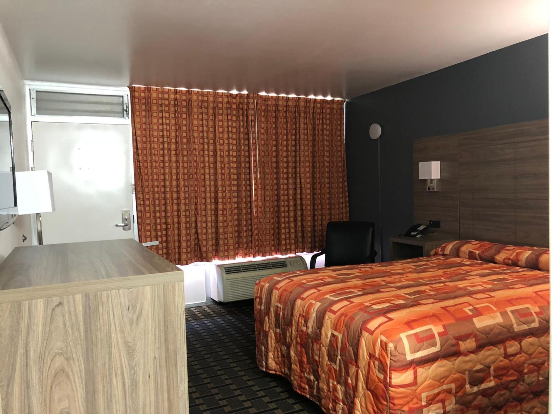 Mid Continent Inn photo 3