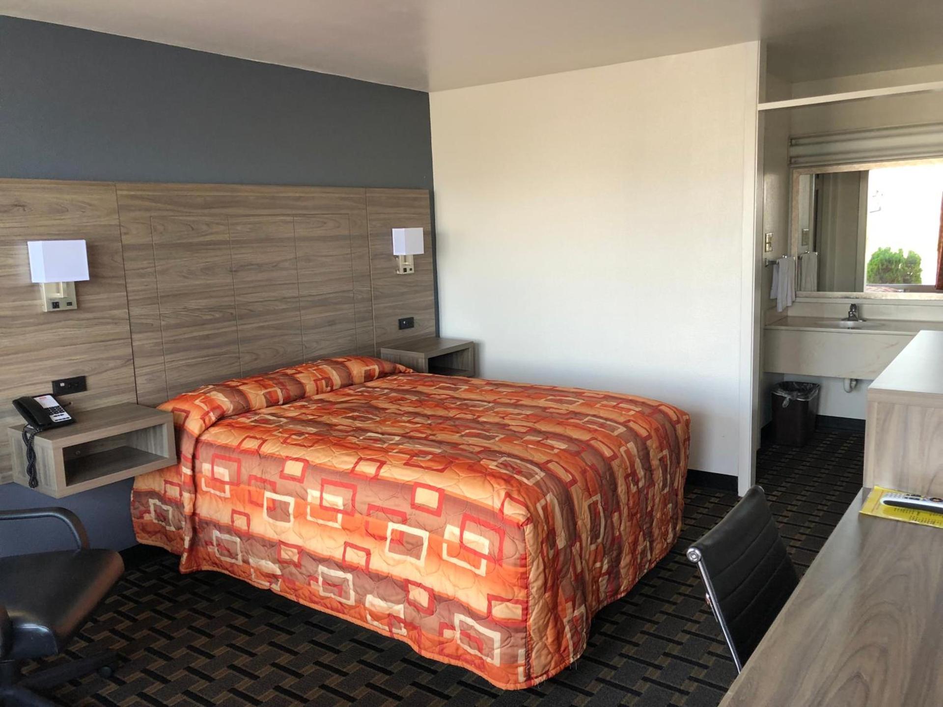Mid Continent Inn photo 6