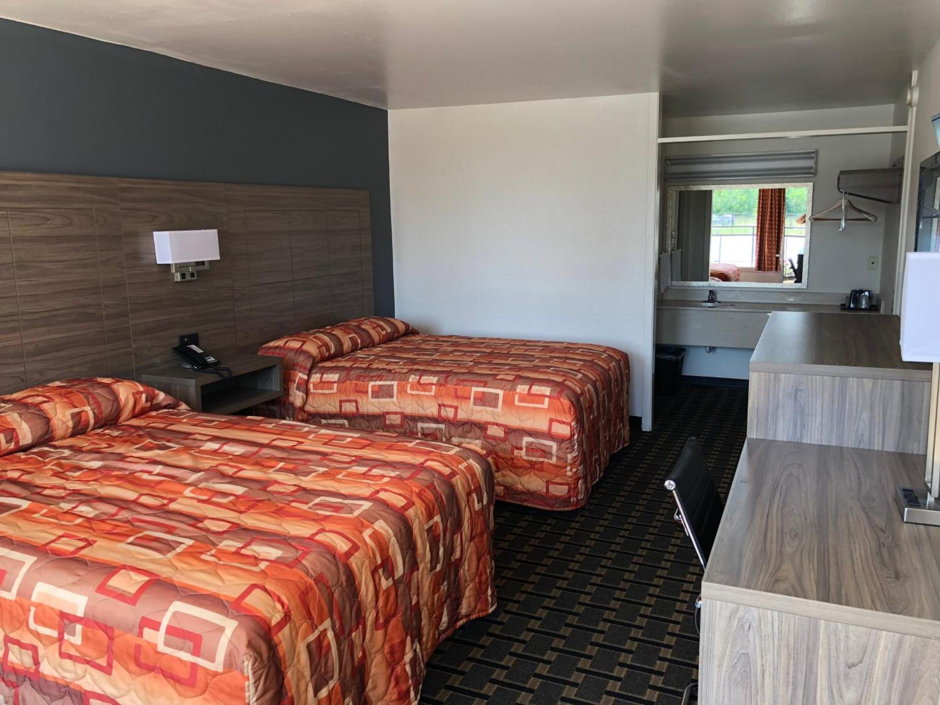Mid Continent Inn photo 10