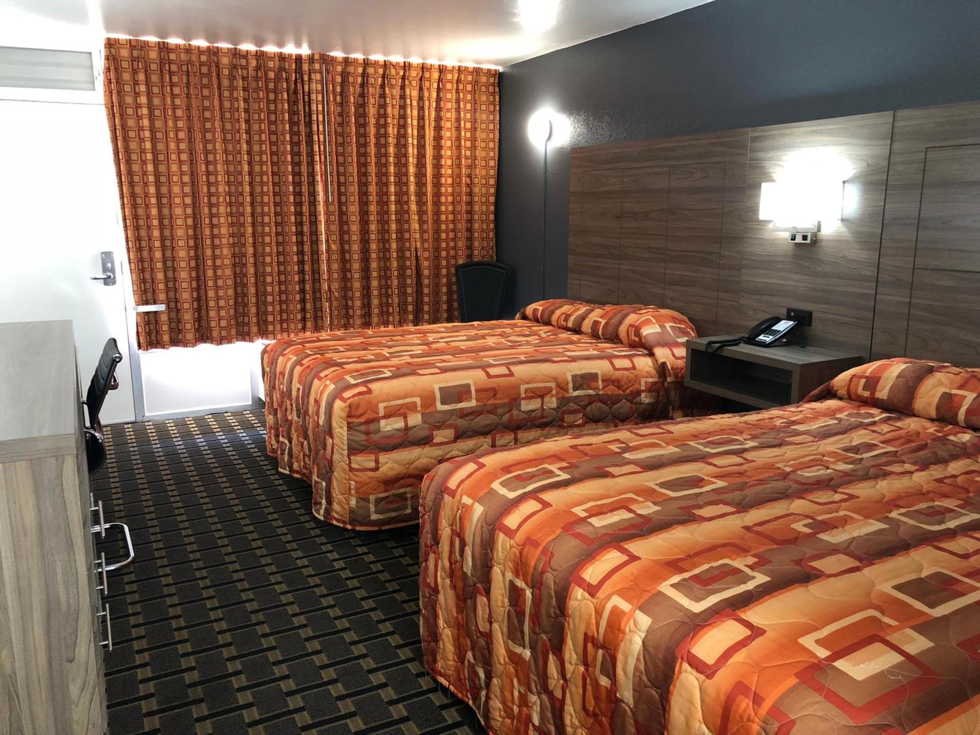 Mid Continent Inn photo 9
