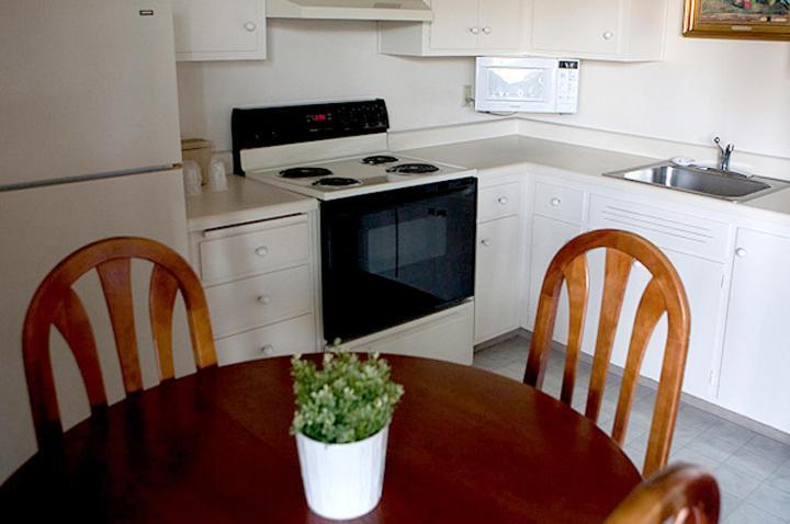 Coral Reef Inn & Condo Suites photo 19