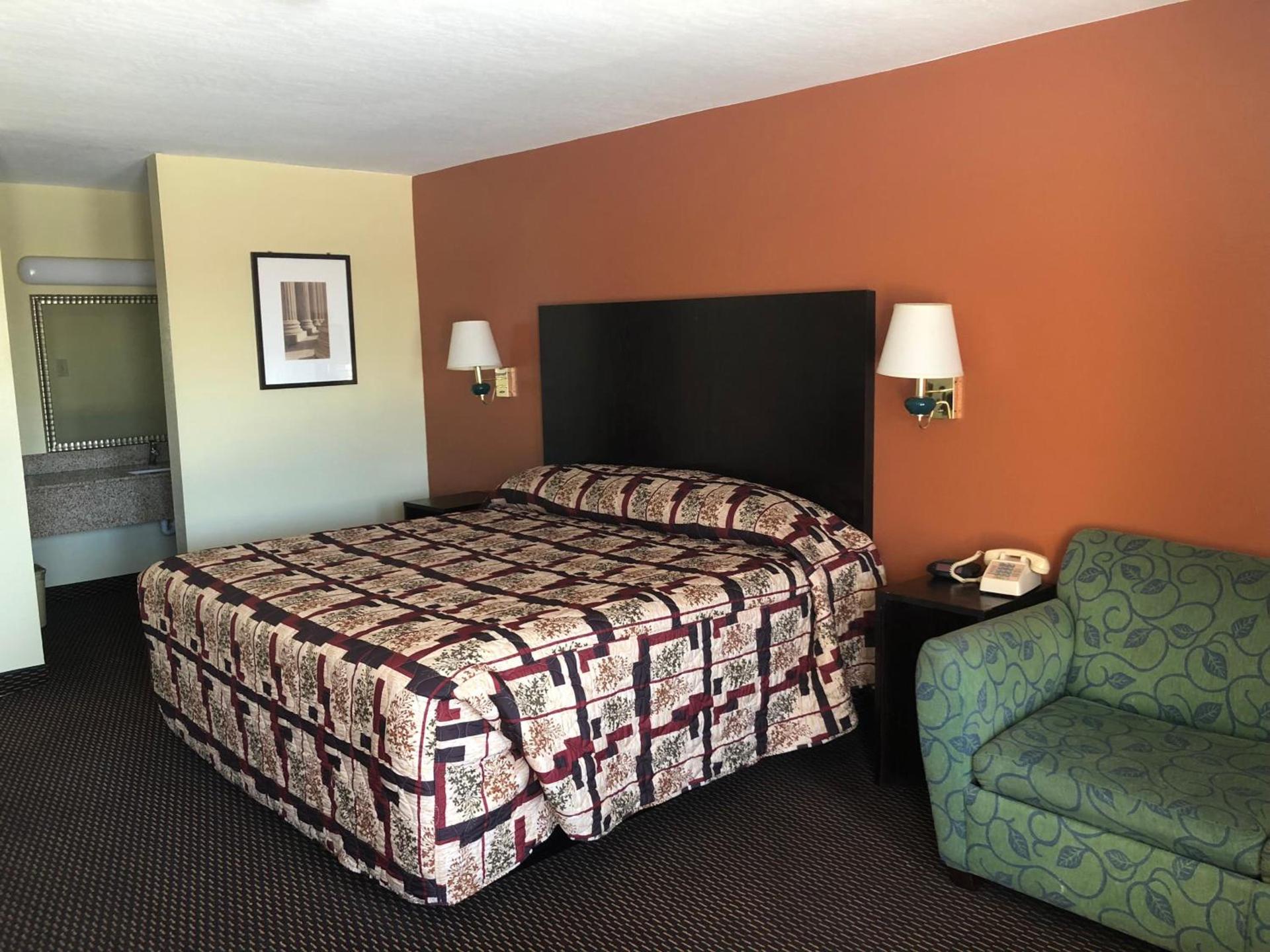 Liberty Inn - Collins photo 16