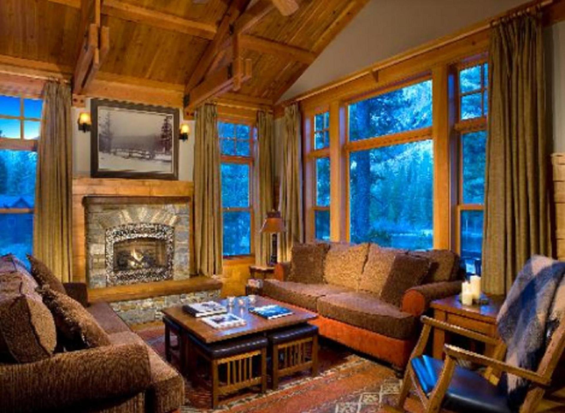 Tamarack Lodge photo 22