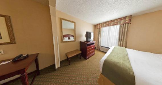 Holiday Inn Express Hotel & Suites San Antonio - Rivercenter Area by IHG photo 3