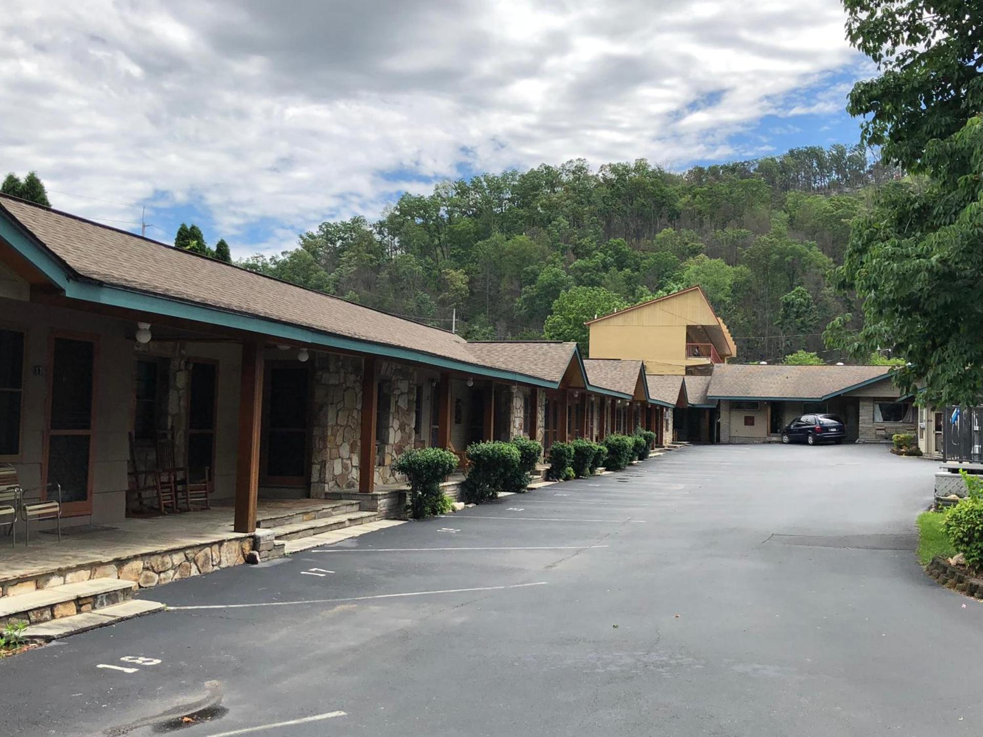 Marshall's Creek Rest Motel photo 61