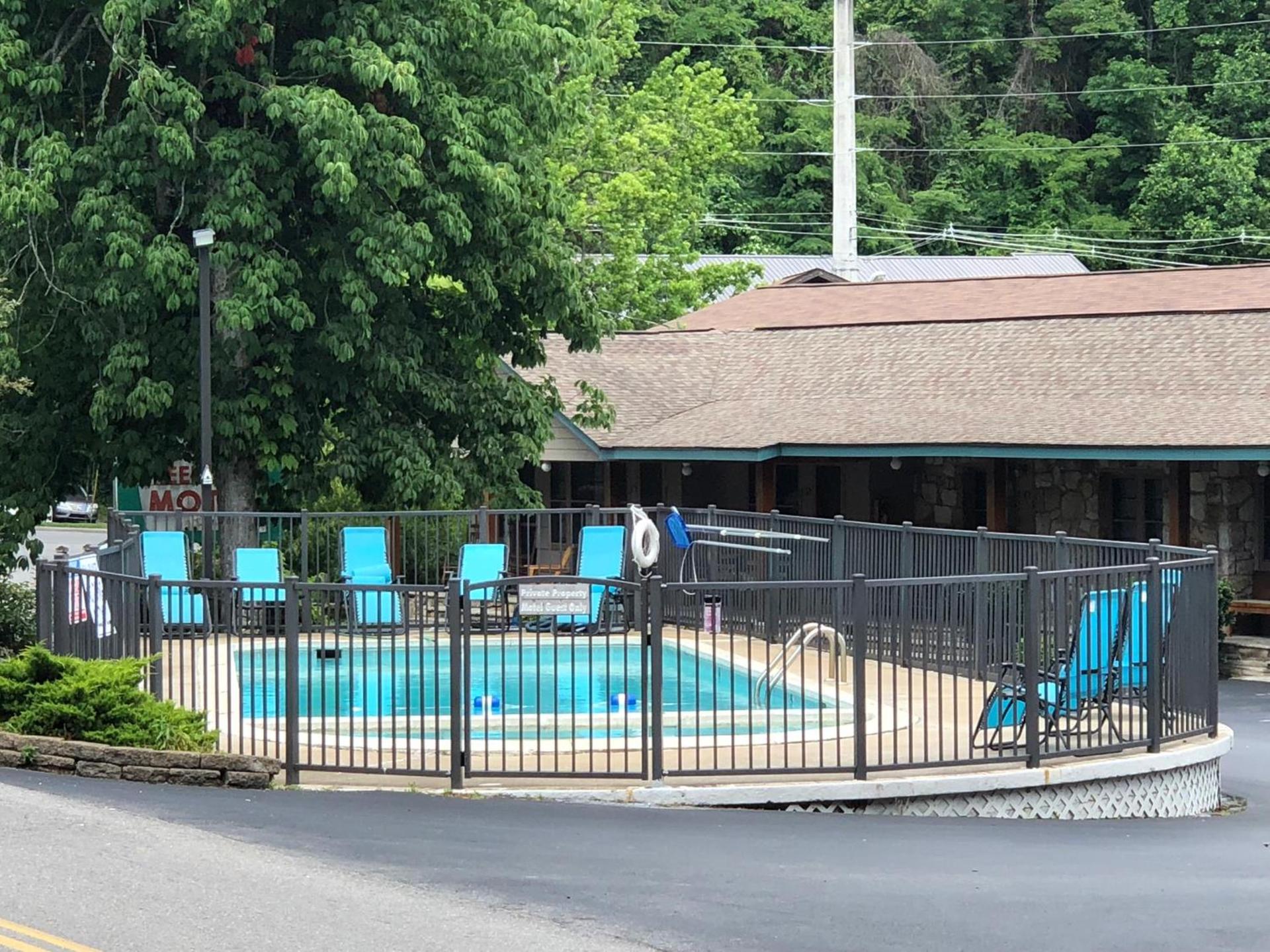 Marshall's Creek Rest Motel photo 35