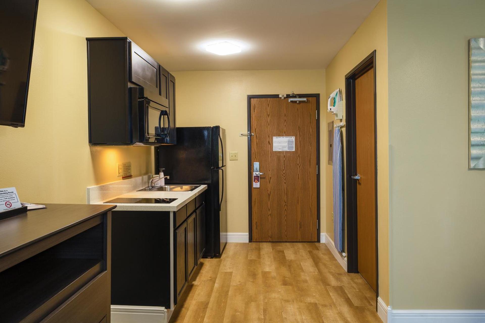 Hawthorn Extended Stay by Wyndham Saint Robert photo 32
