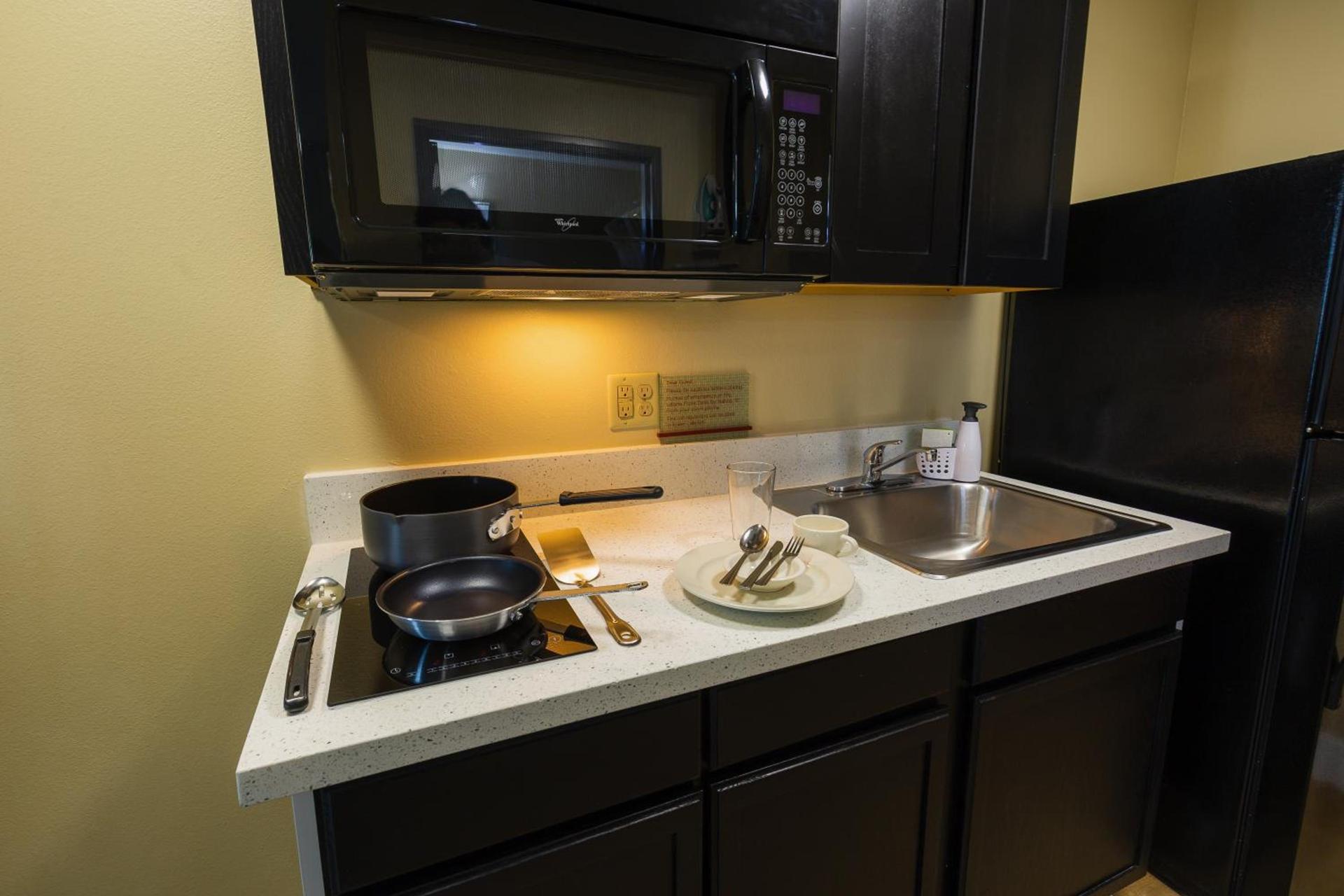 Hawthorn Extended Stay by Wyndham Saint Robert photo 30
