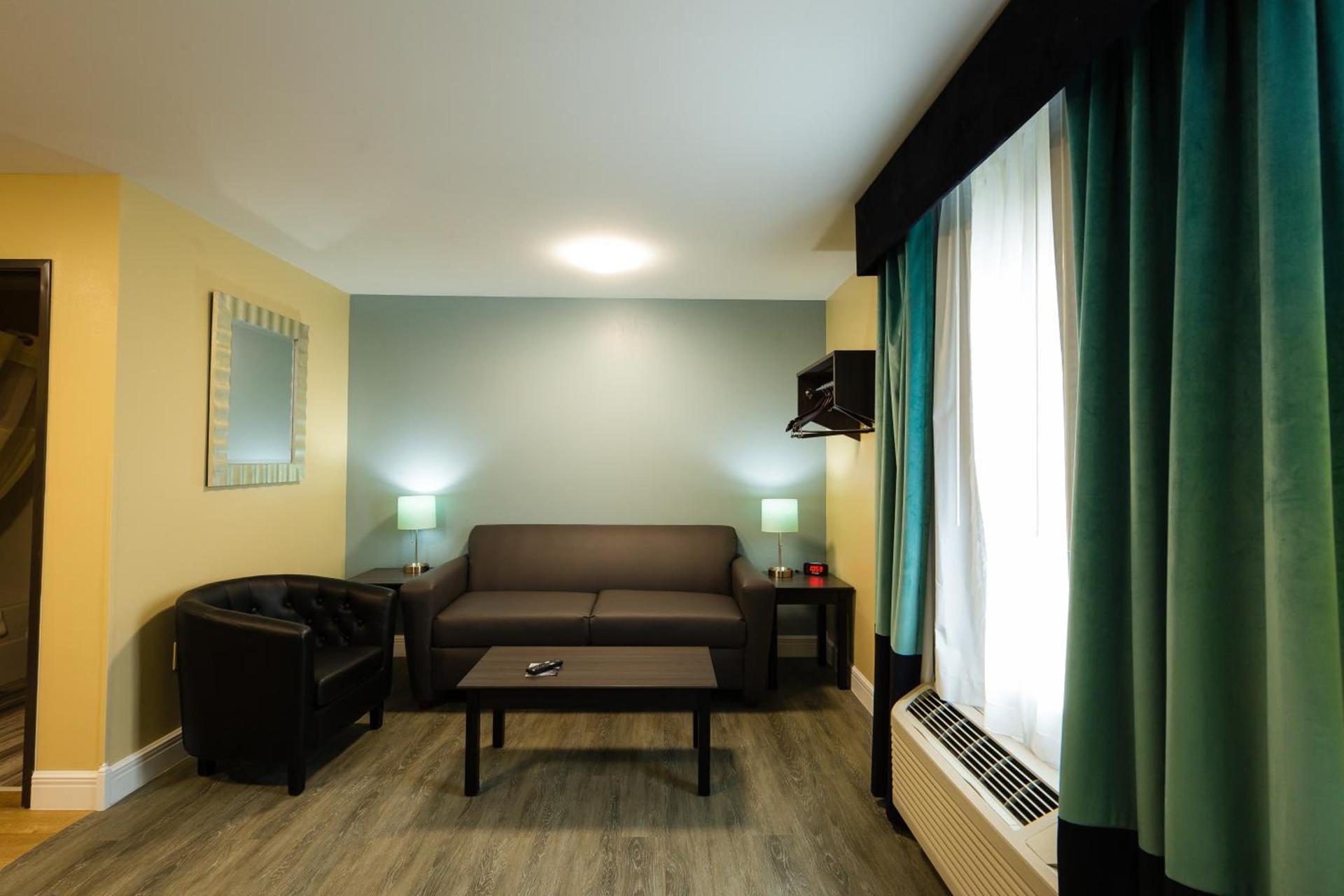 Hawthorn Extended Stay by Wyndham Saint Robert photo 34