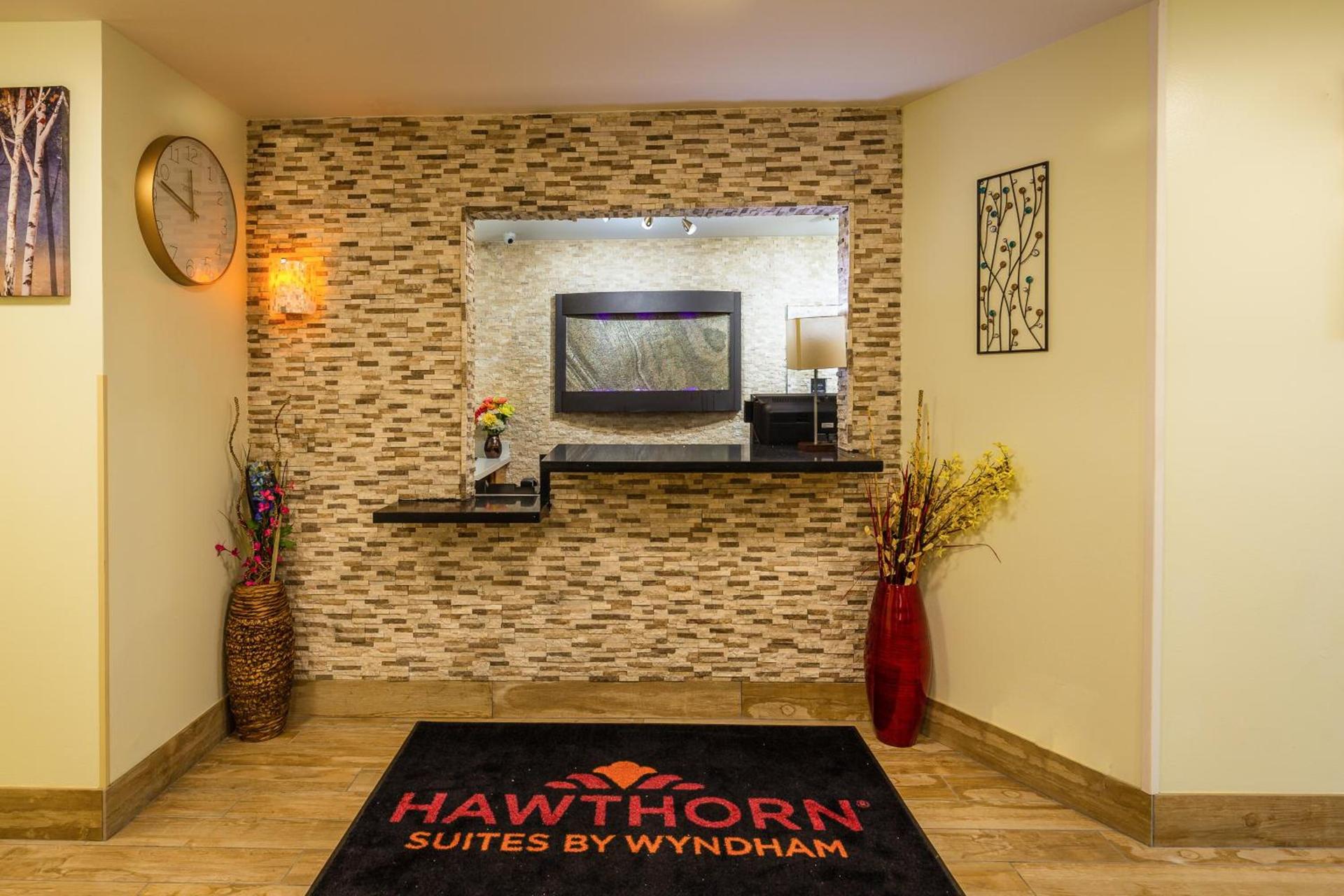 Hawthorn Extended Stay by Wyndham Saint Robert photo 3