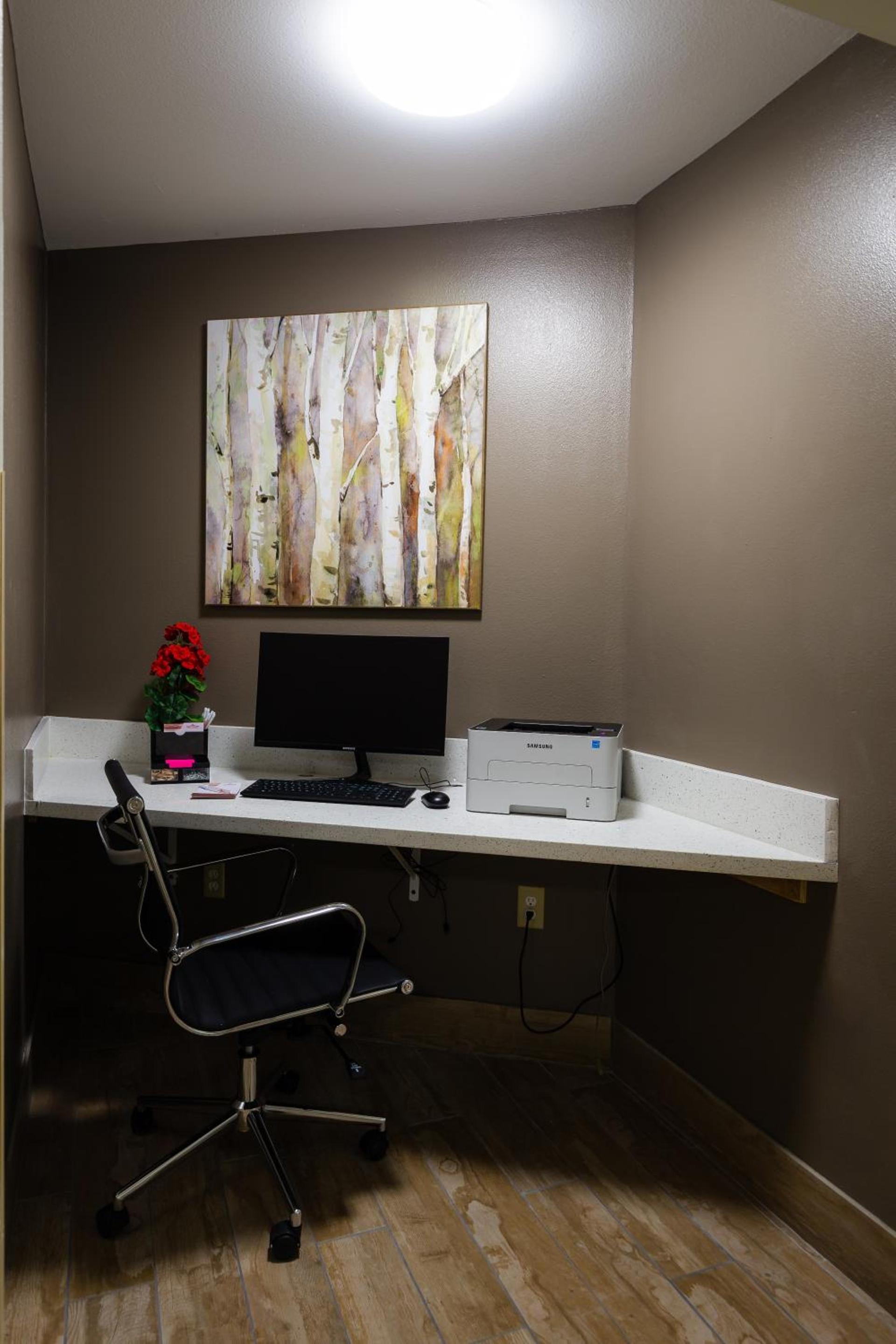 Hawthorn Extended Stay by Wyndham Saint Robert photo 8