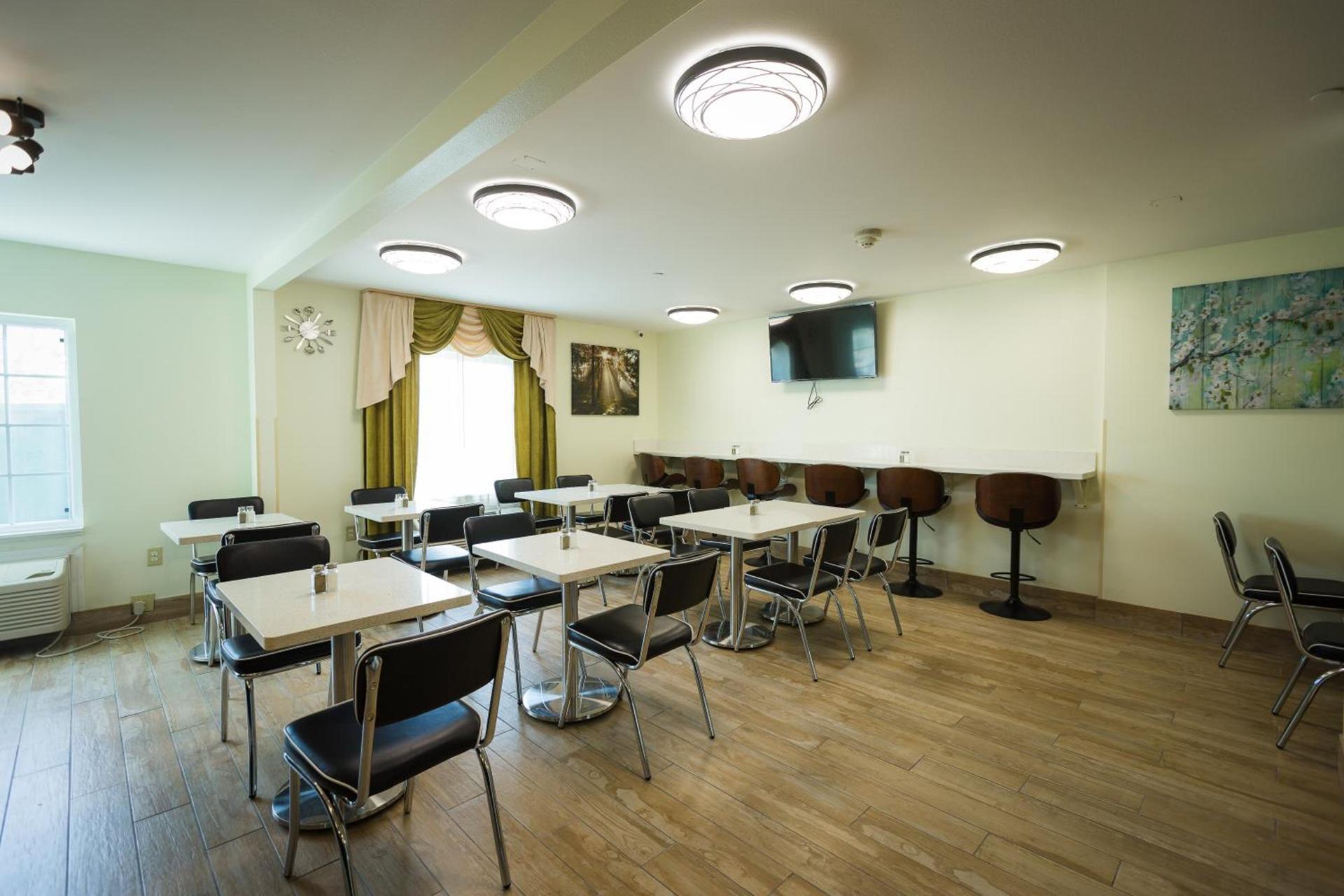 Hawthorn Extended Stay by Wyndham Saint Robert photo 11