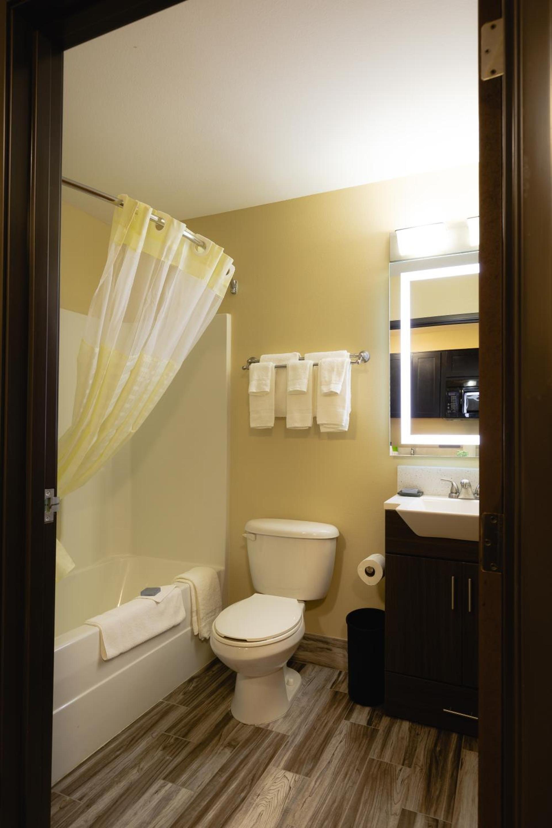 Hawthorn Extended Stay by Wyndham Saint Robert photo 15