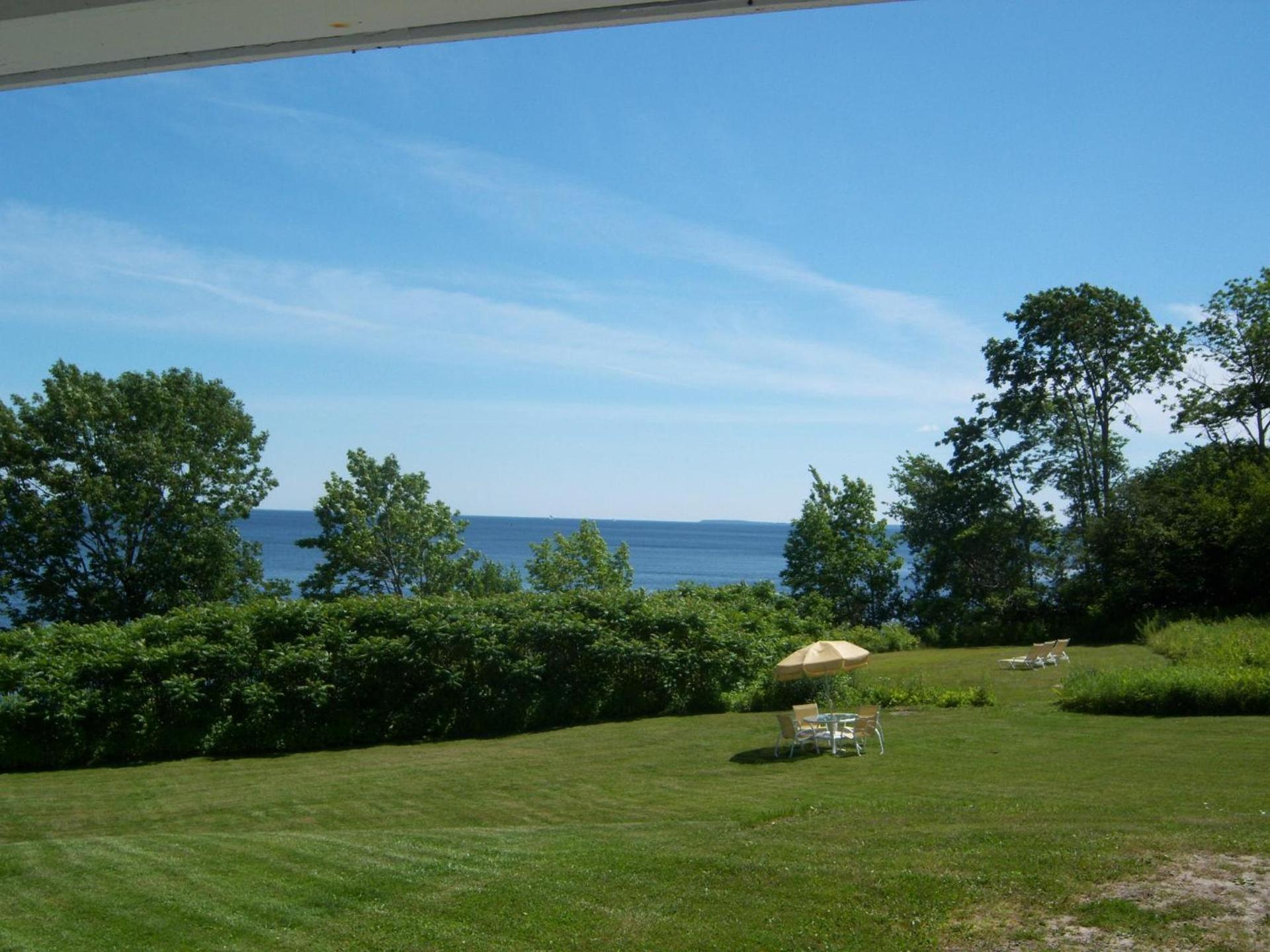 High Tide Inn on the Ocean, Motel and Cottages photo 48