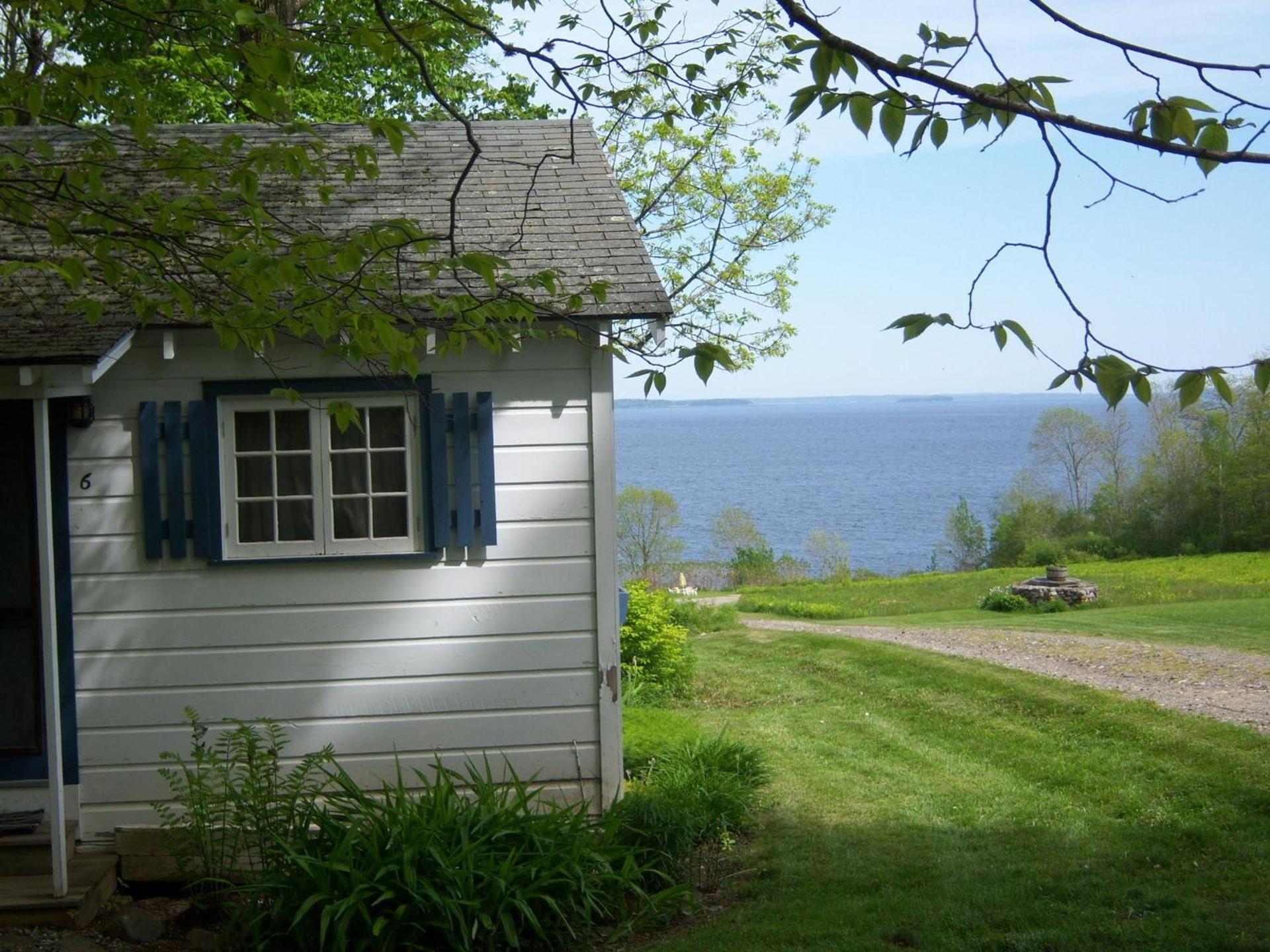 High Tide Inn on the Ocean, Motel and Cottages photo 44