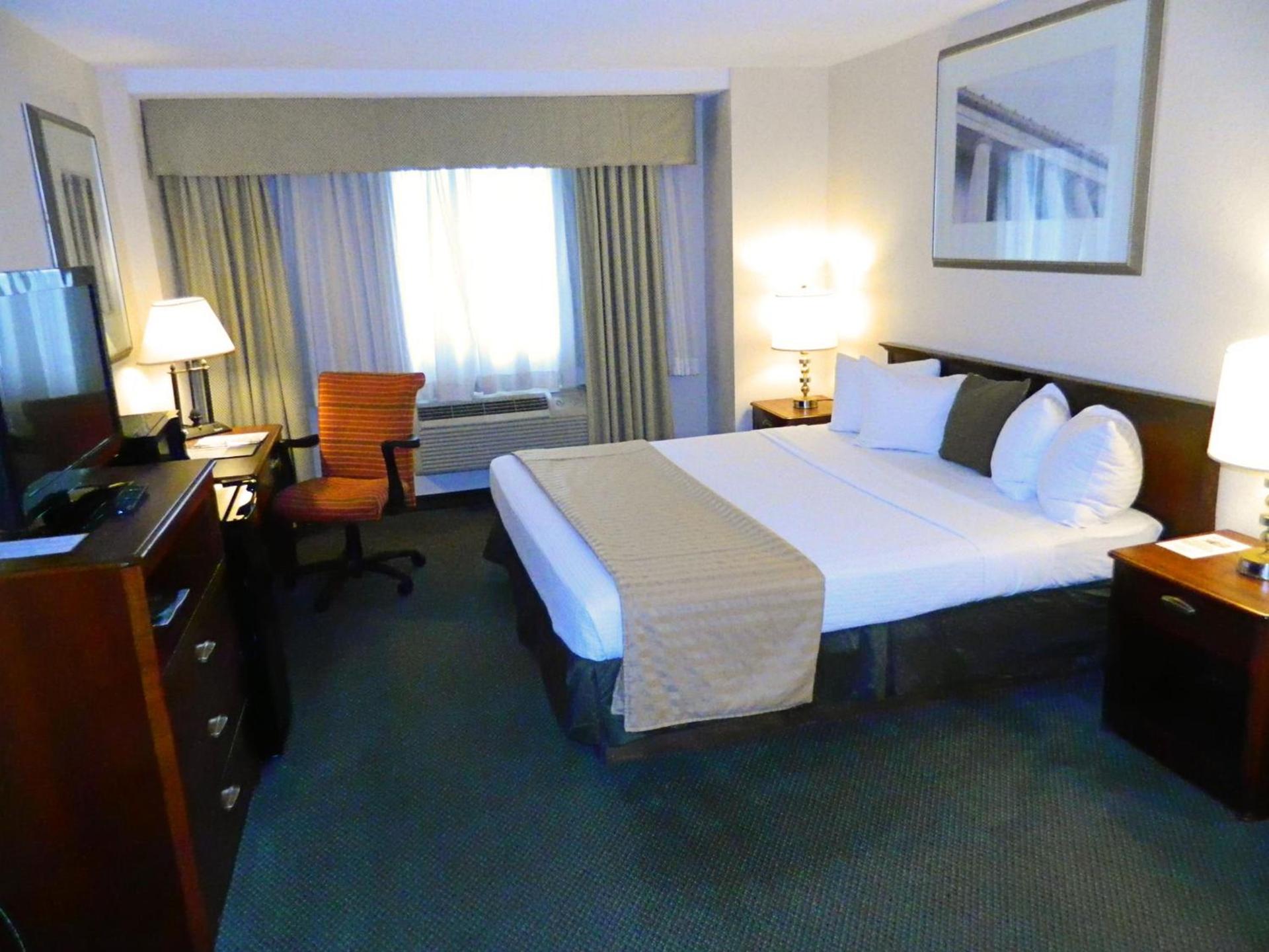 Capital Plaza Hotel photo 17