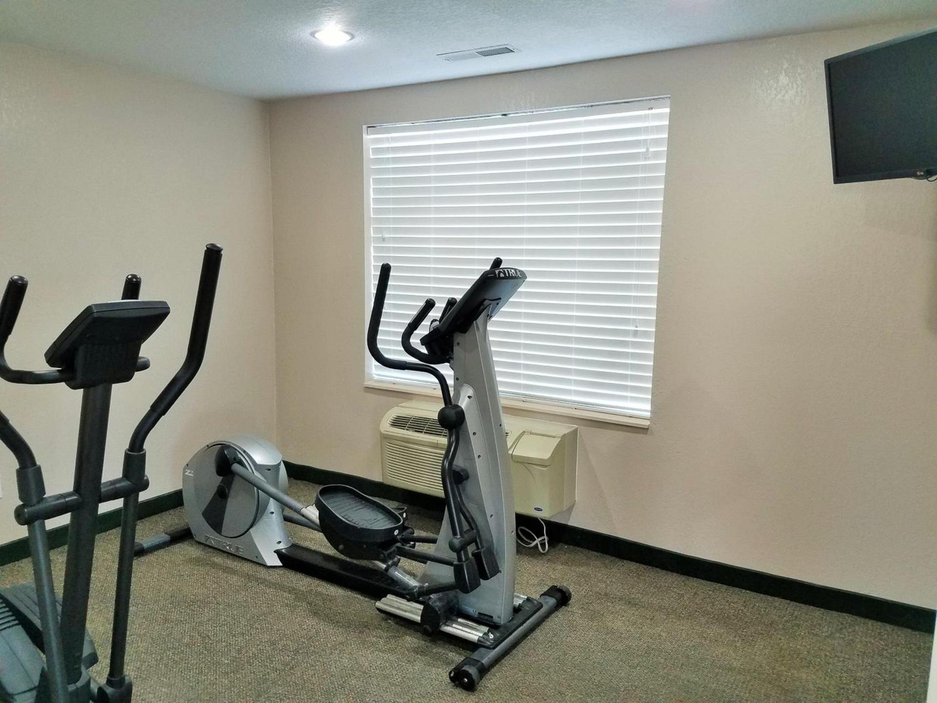 Oak Hill Inn & Suites photo 60