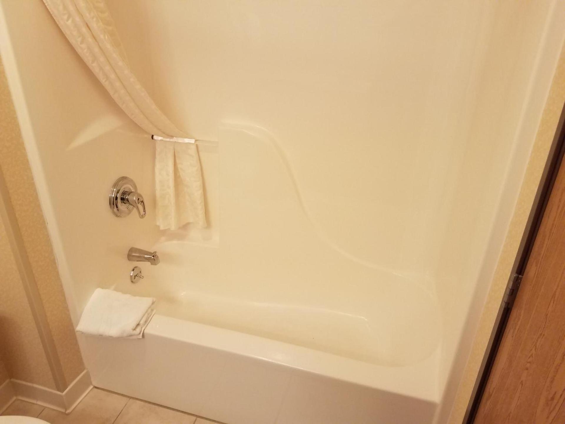 Oak Hill Inn & Suites photo 59