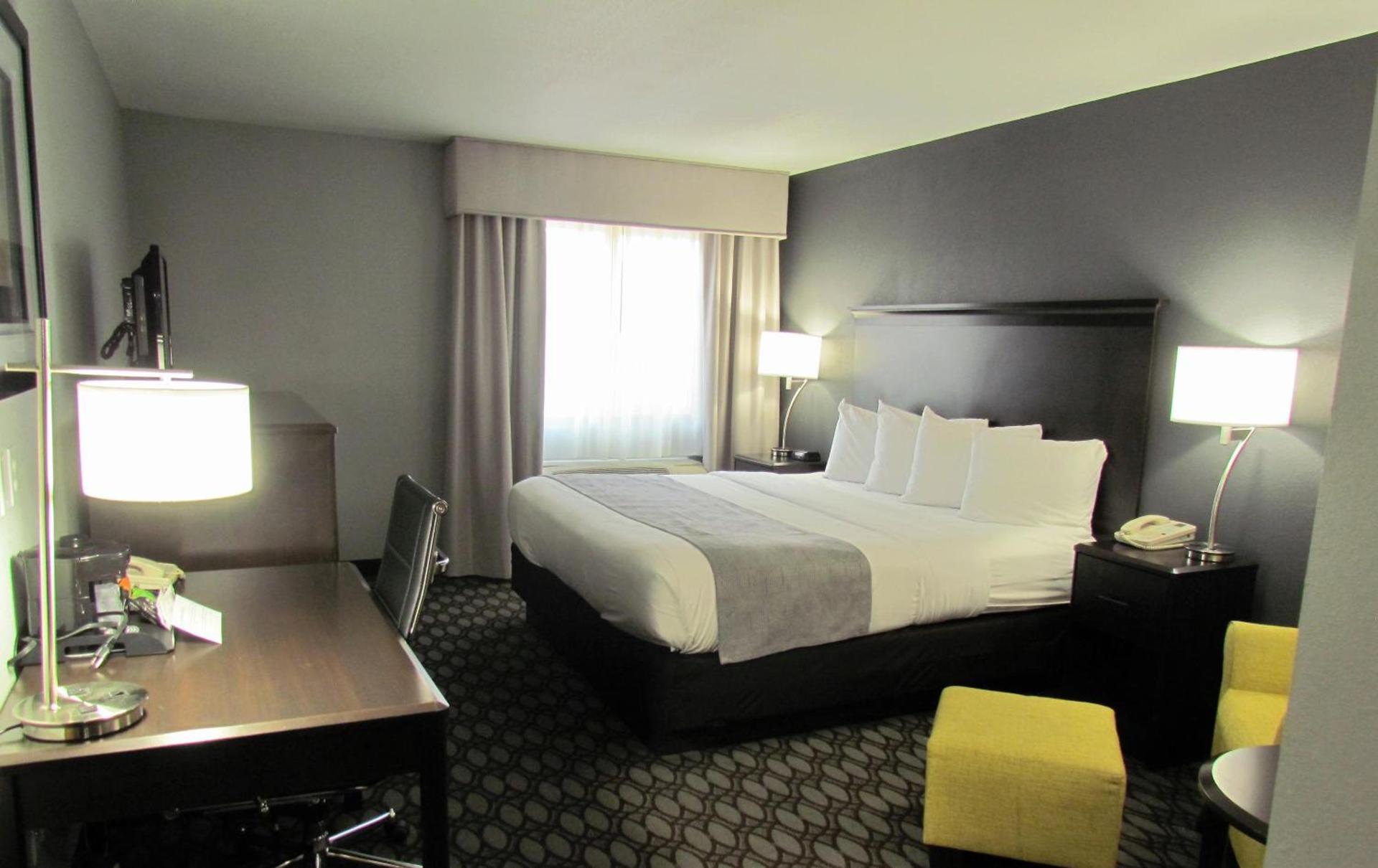 Oak Hill Inn & Suites photo 53