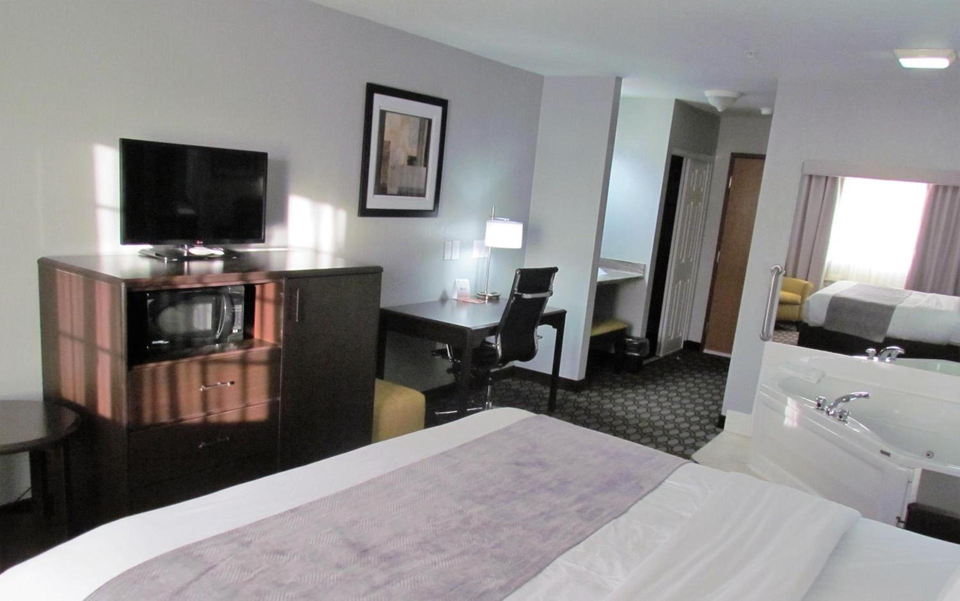 Oak Hill Inn & Suites photo 51