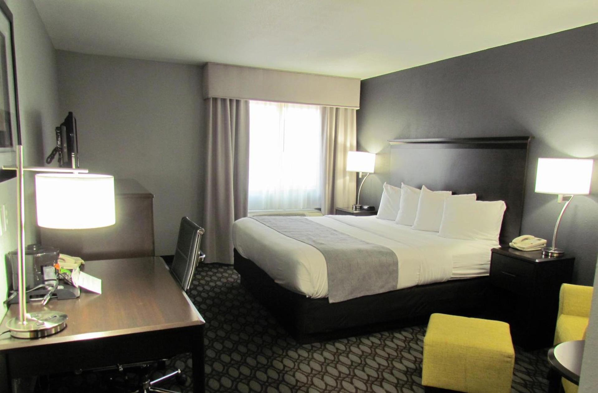 Oak Hill Inn & Suites photo 48