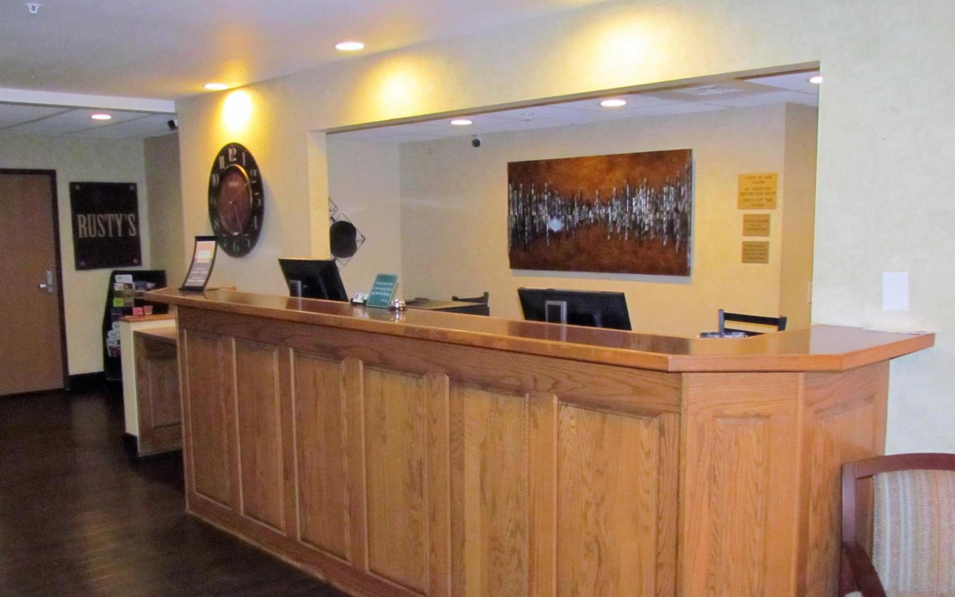 Oak Hill Inn & Suites photo 6