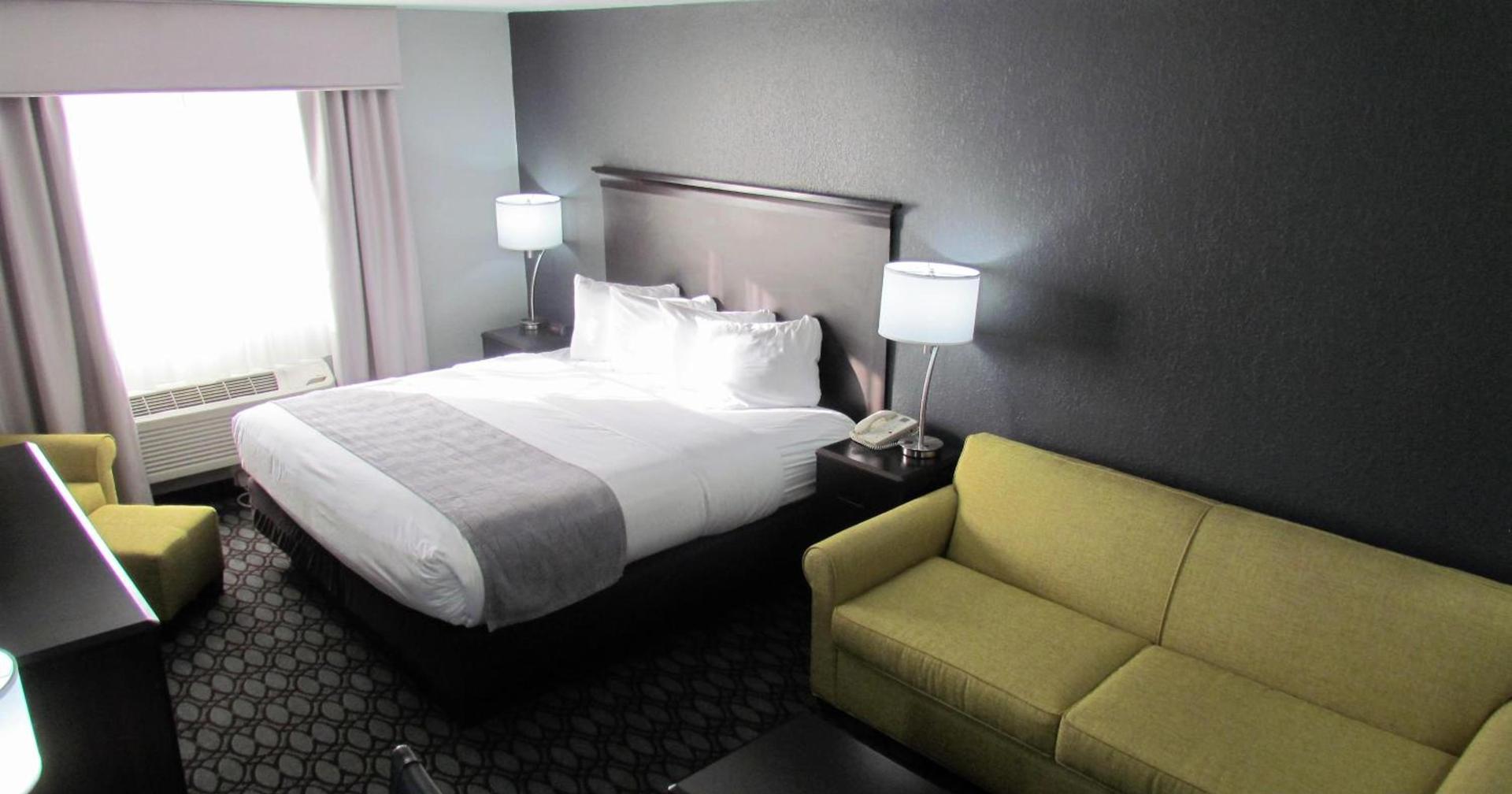 Oak Hill Inn & Suites photo 39