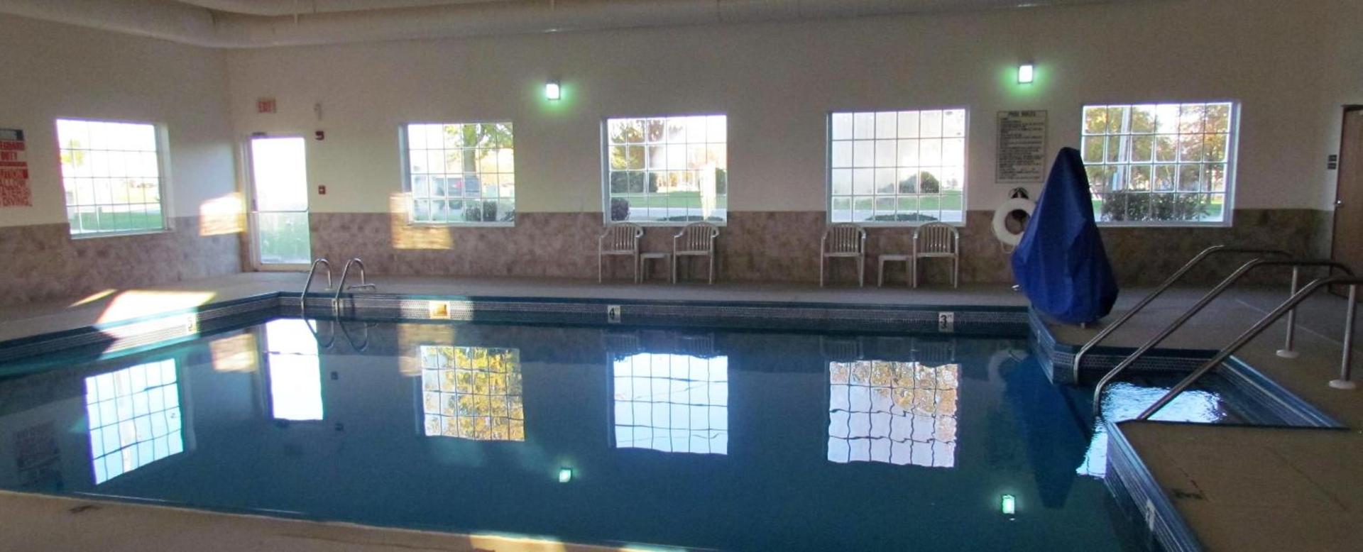 Oak Hill Inn & Suites photo 14
