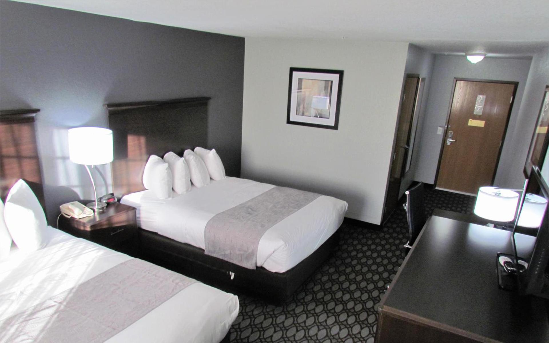 Oak Hill Inn & Suites photo 29